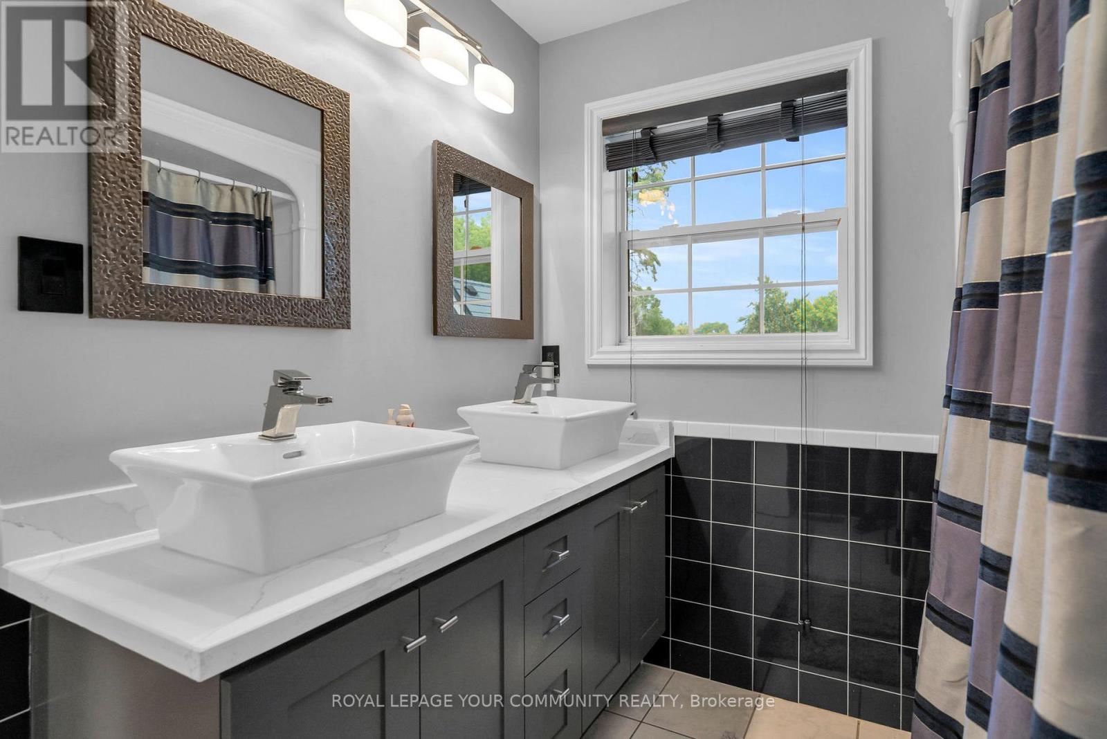515 Lake Drive E, Georgina, Ontario  L0E 1S0 - Photo 34 - N12344765