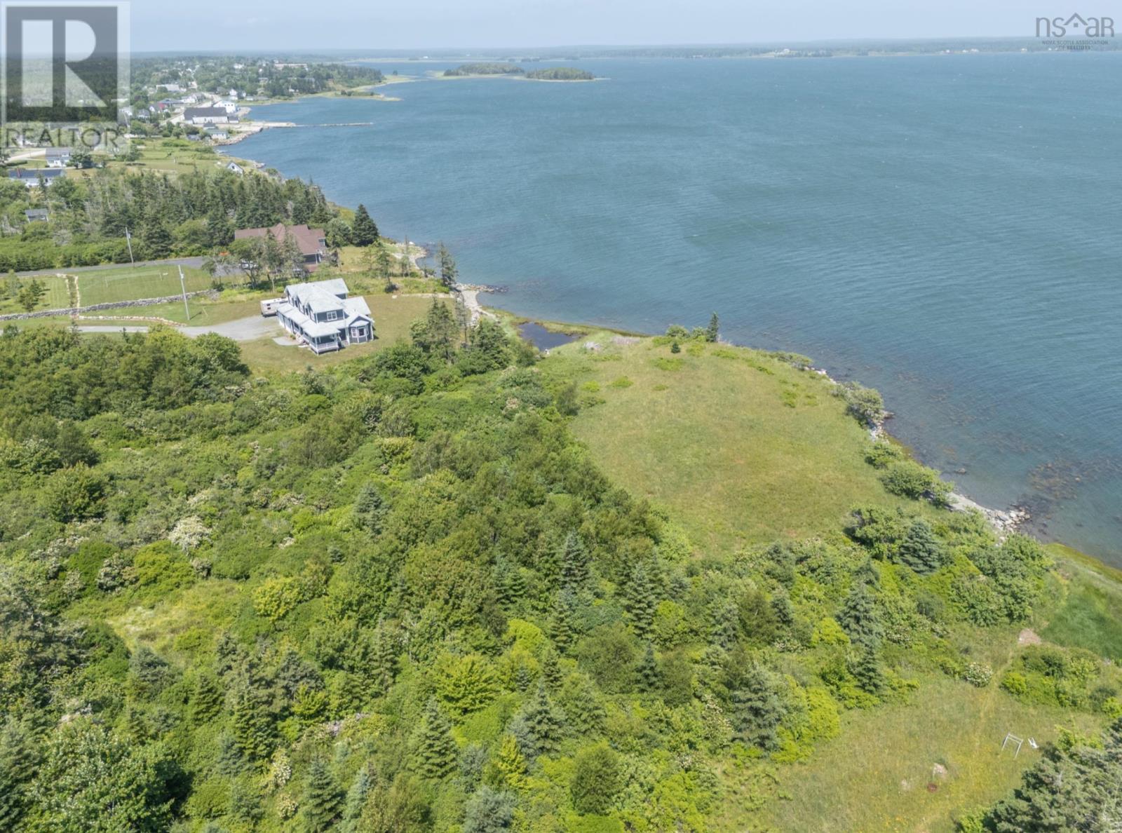 335 Highway, Middle West Pubnico, Nova Scotia  B0W 3S0 - Photo 10 - 202520602