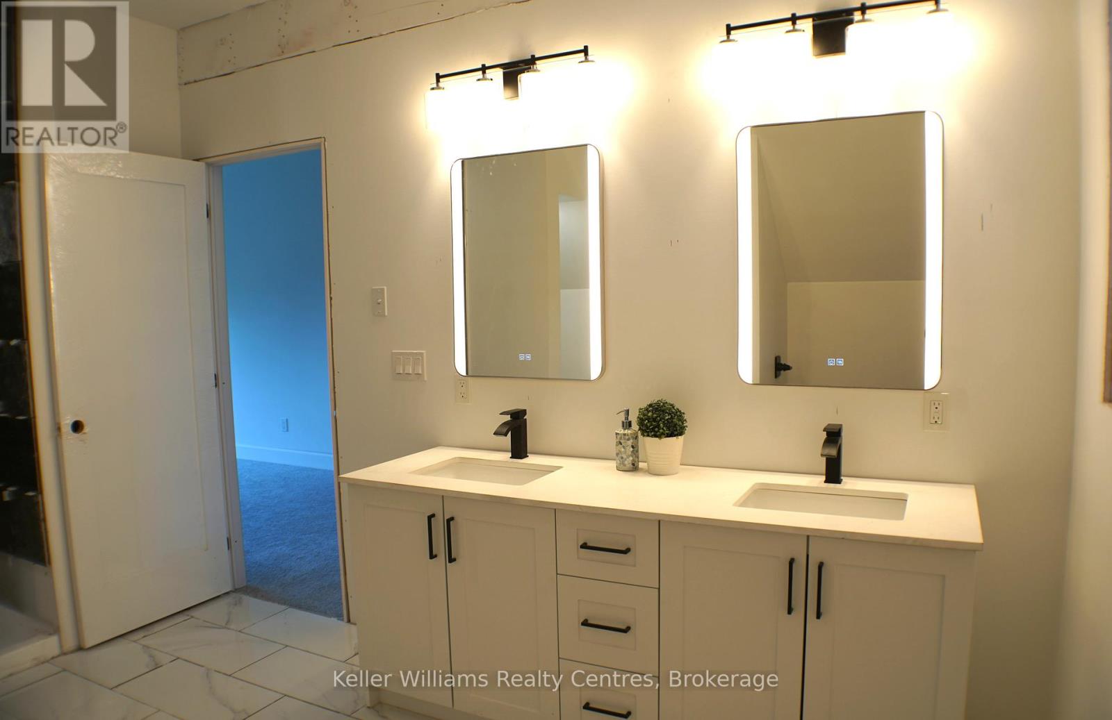 64 Baywatch Drive, Northern Bruce Peninsula, Ontario  N0H 2T0 - Photo 32 - X12344799