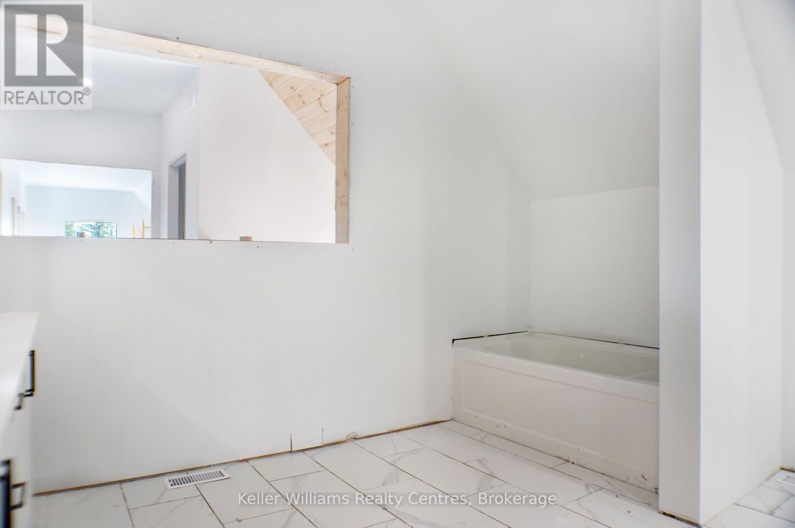 64 Baywatch Drive, Northern Bruce Peninsula, Ontario  N0H 2T0 - Photo 34 - X12344799