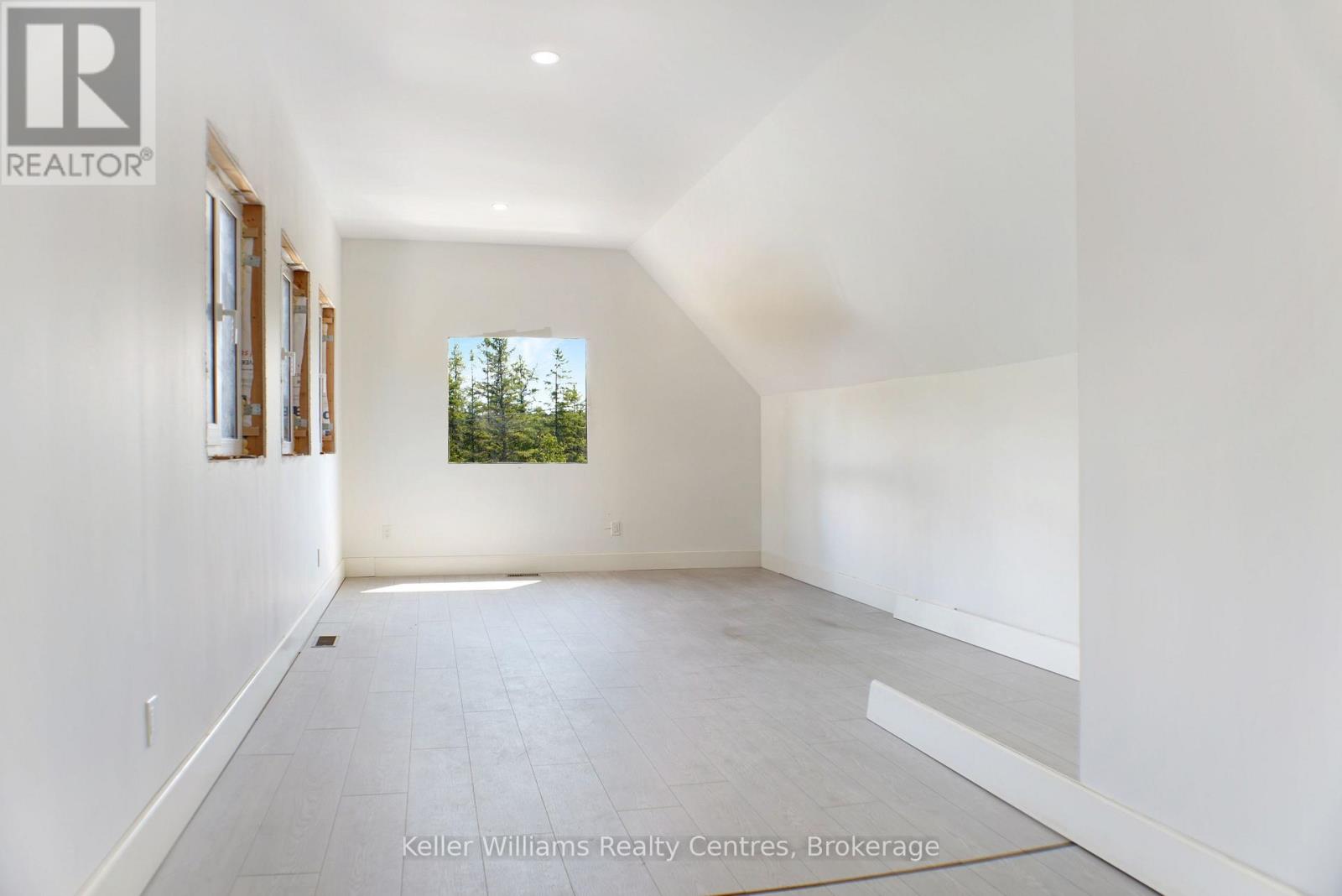 64 Baywatch Drive, Northern Bruce Peninsula, Ontario  N0H 2T0 - Photo 37 - X12344799