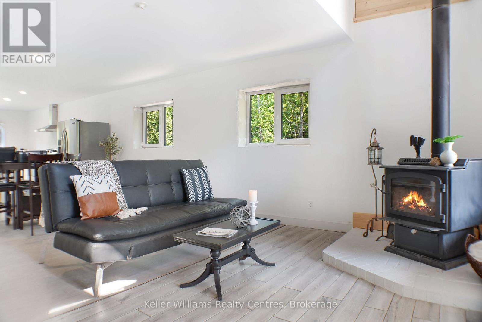 64 Baywatch Drive, Northern Bruce Peninsula, Ontario  N0H 2T0 - Photo 7 - X12344799