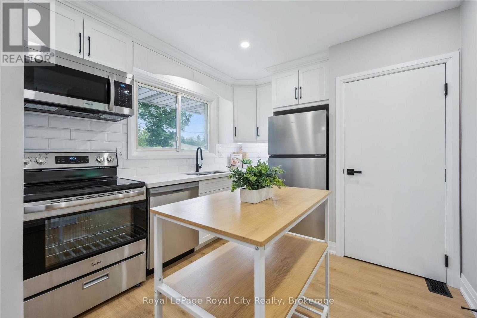 22 Heath Road, Guelph, Ontario  N1H 6G9 - Photo 12 - X12344825