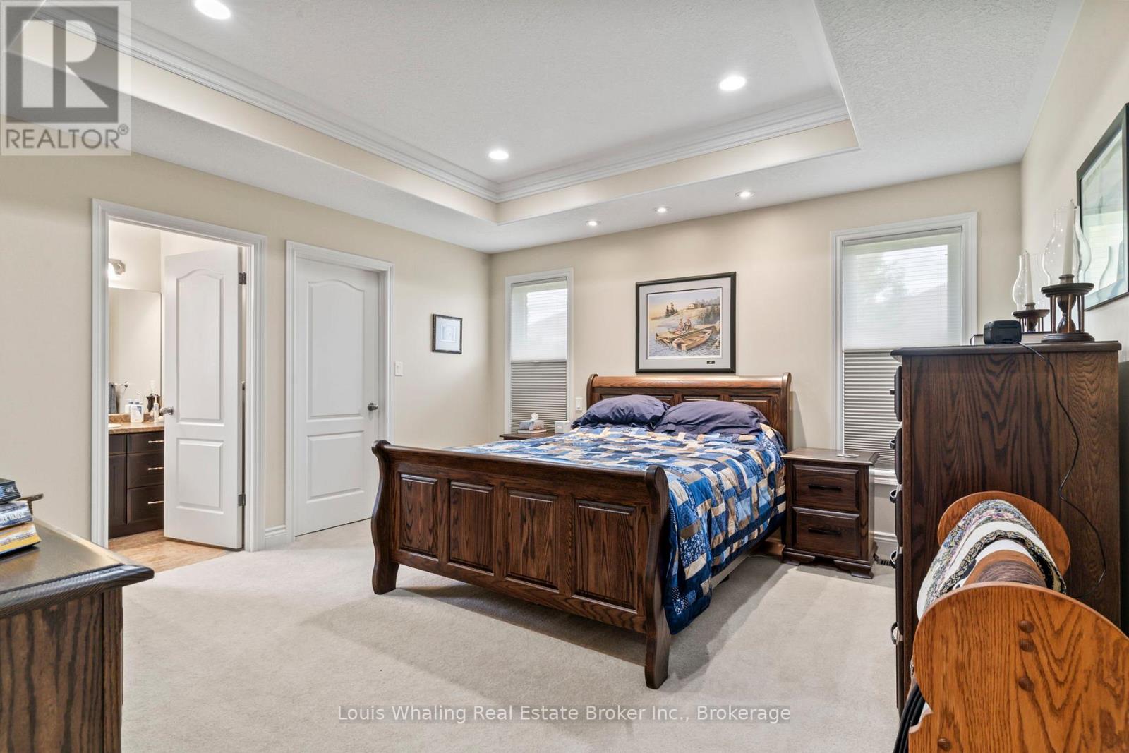 408 4th Street S, Hanover, Ontario  N4N 3V1 - Photo 11 - X12344862