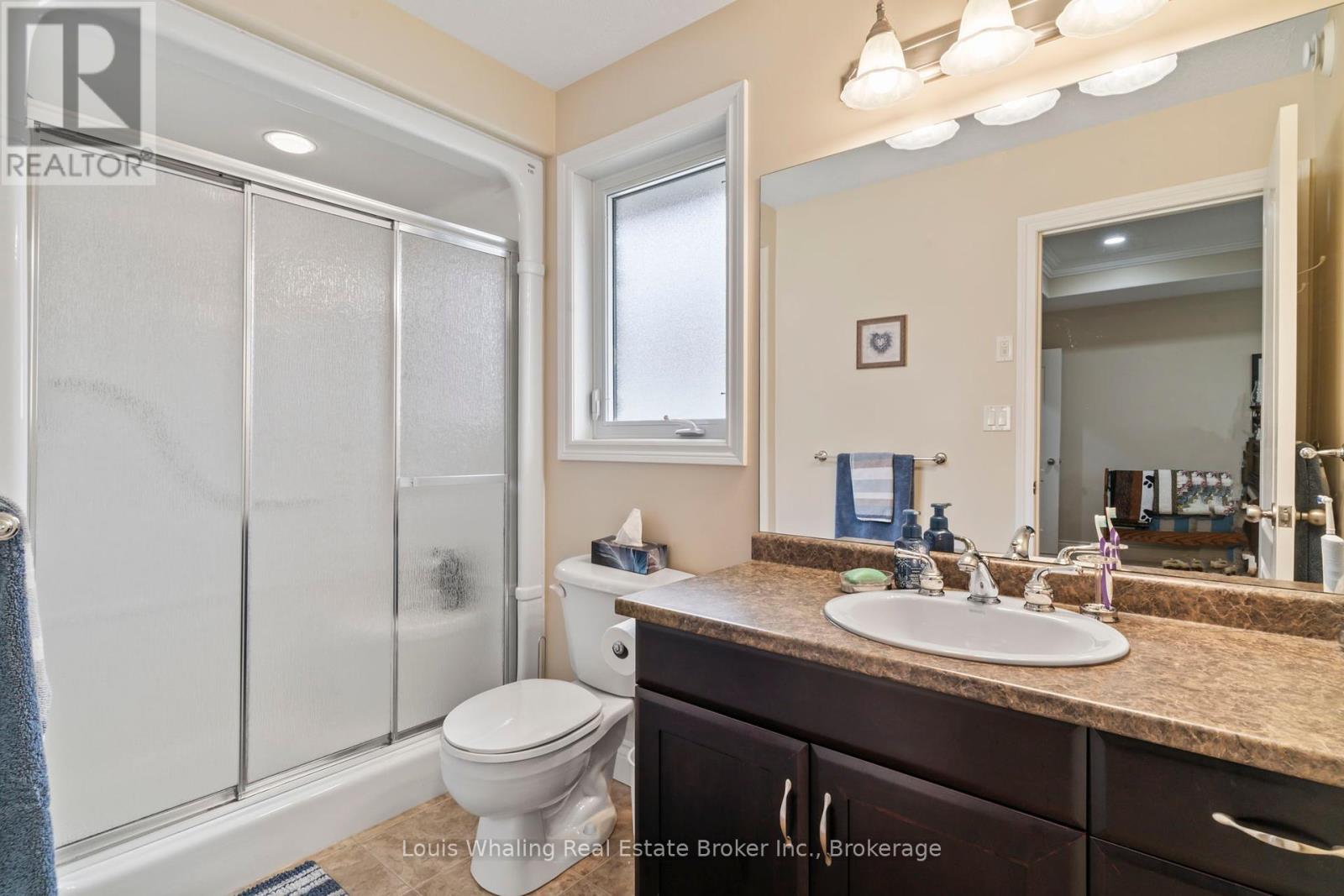 408 4th Street S, Hanover, Ontario  N4N 3V1 - Photo 12 - X12344862