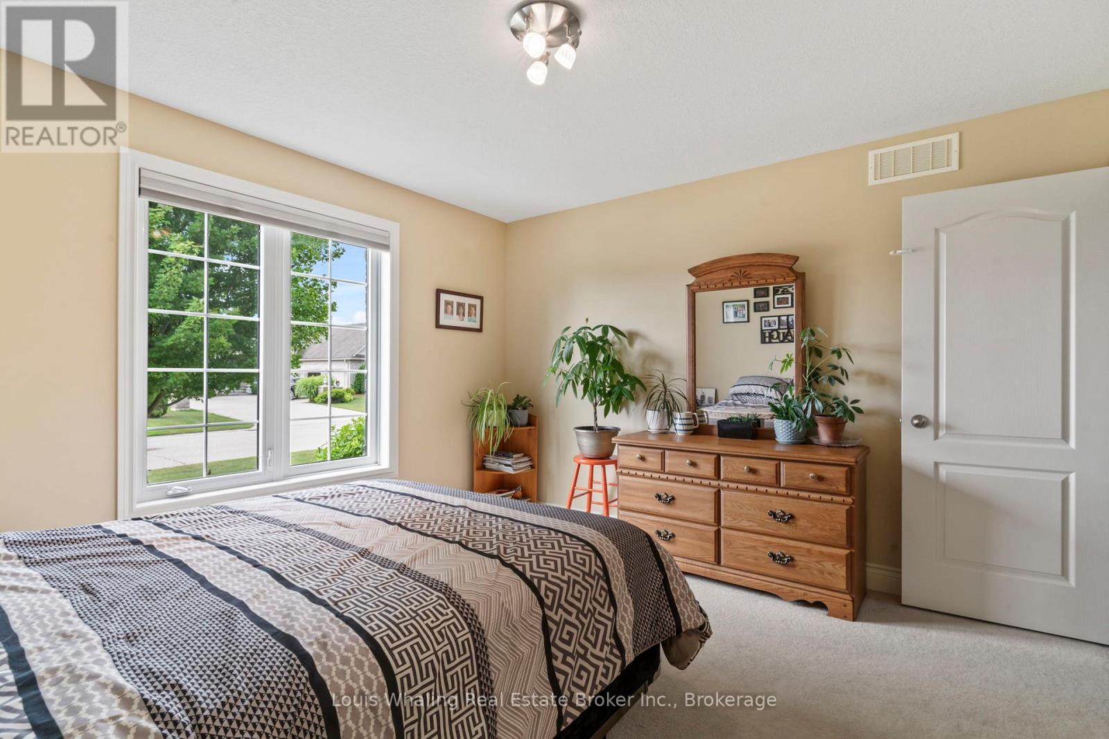 408 4th Street S, Hanover, Ontario  N4N 3V1 - Photo 16 - X12344862