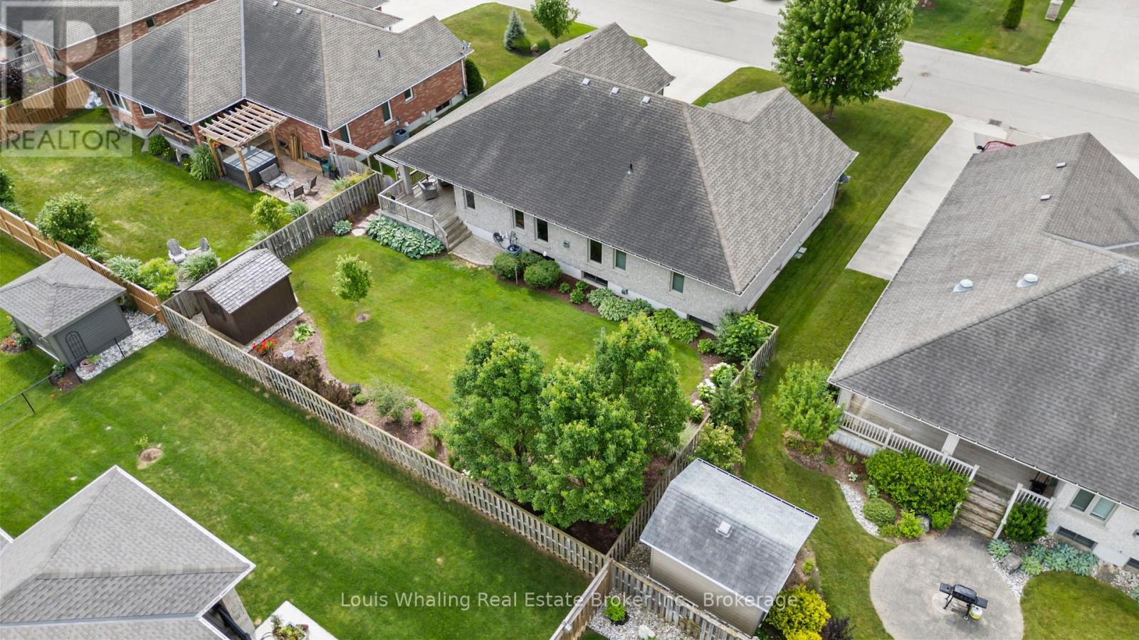 408 4th Street S, Hanover, Ontario  N4N 3V1 - Photo 3 - X12344862