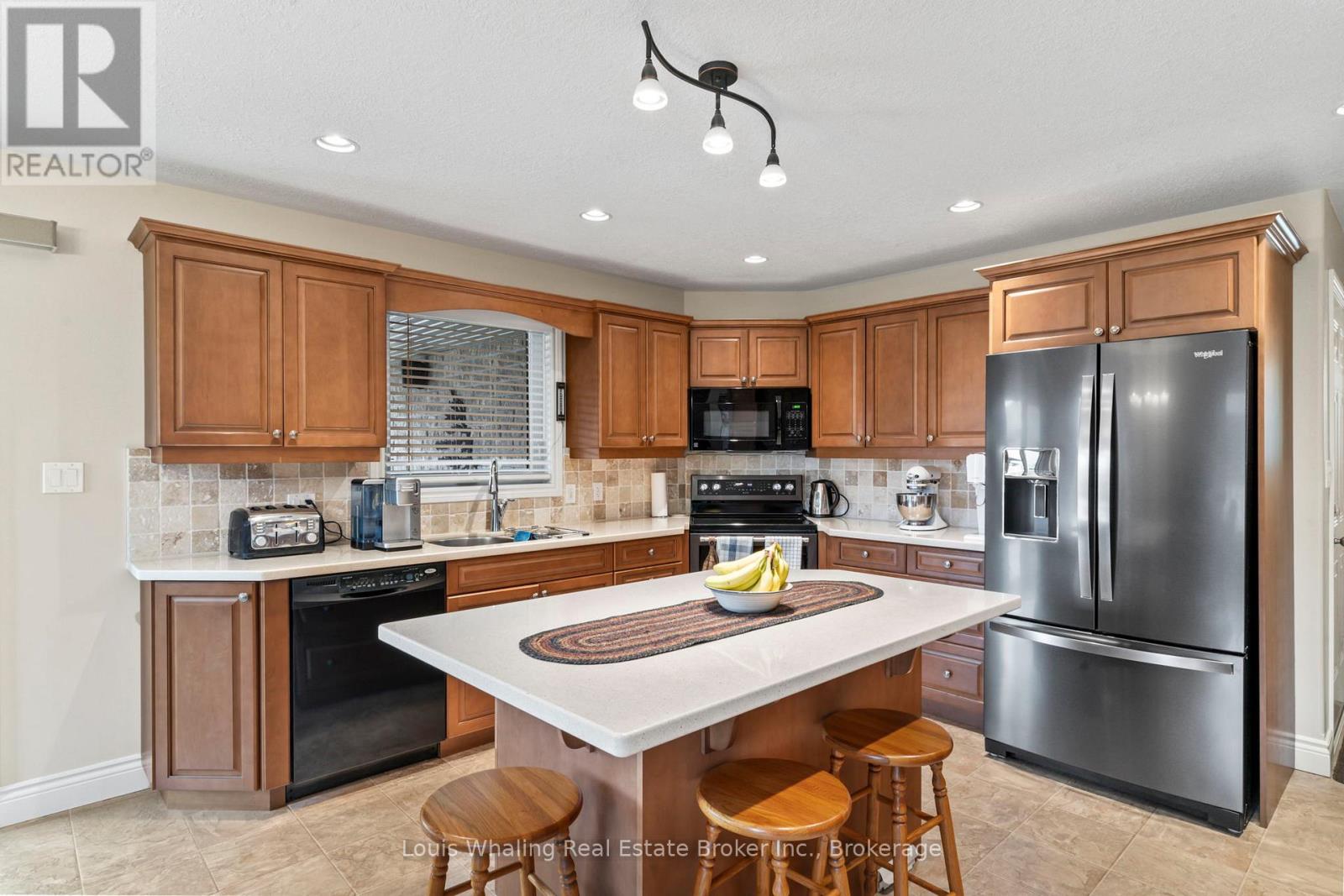 408 4th Street S, Hanover, Ontario  N4N 3V1 - Photo 6 - X12344862