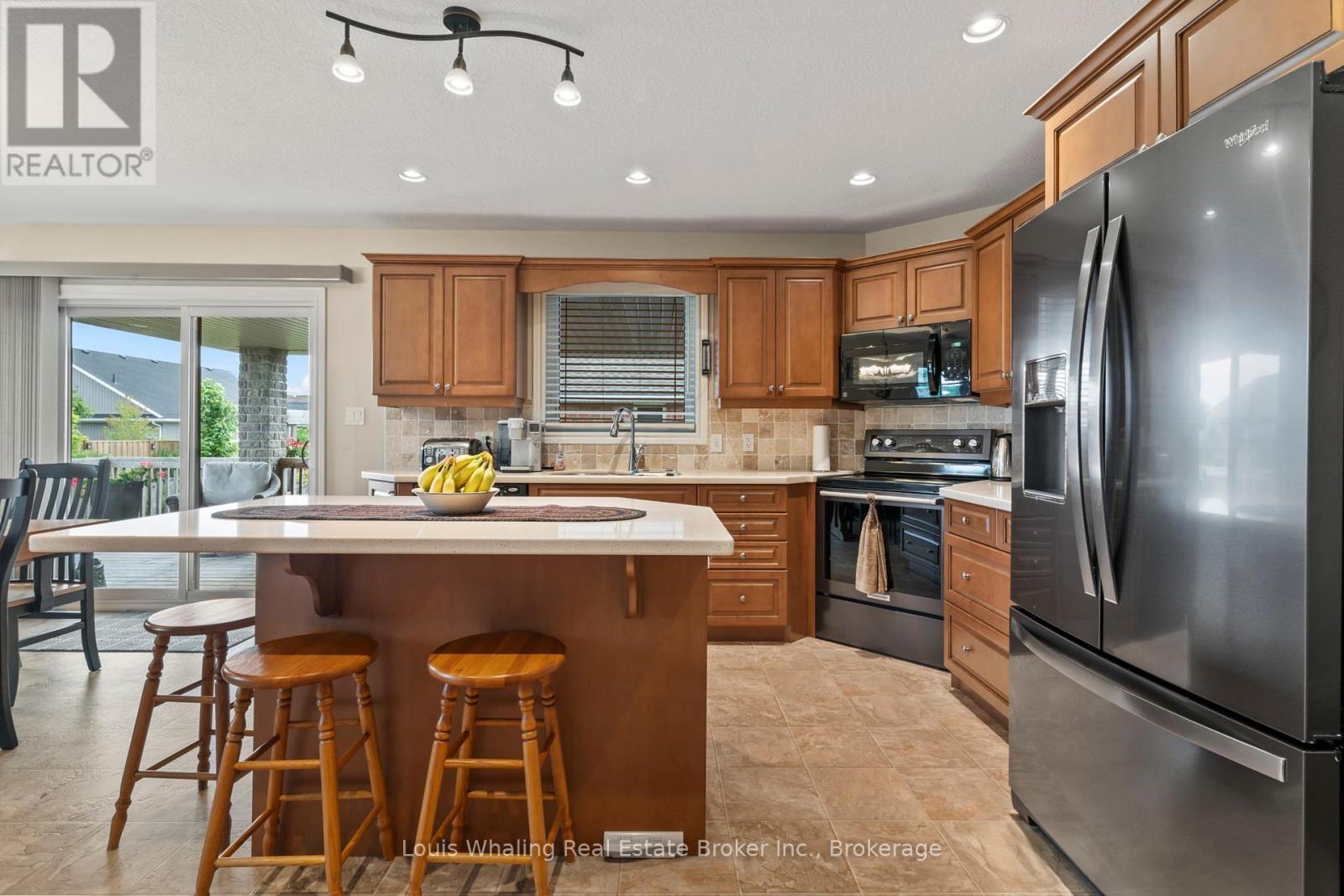 408 4th Street S, Hanover, Ontario  N4N 3V1 - Photo 7 - X12344862