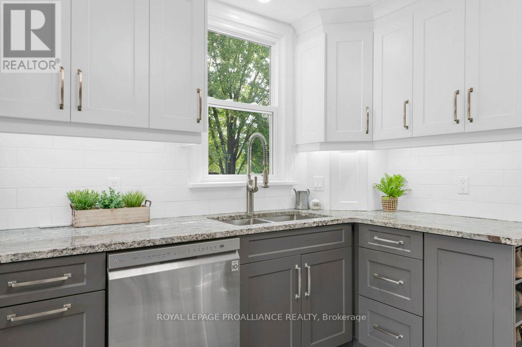 425 Rosebush Road, Quinte West, Ontario  K0K 2C0 - Photo 9 - X12344881