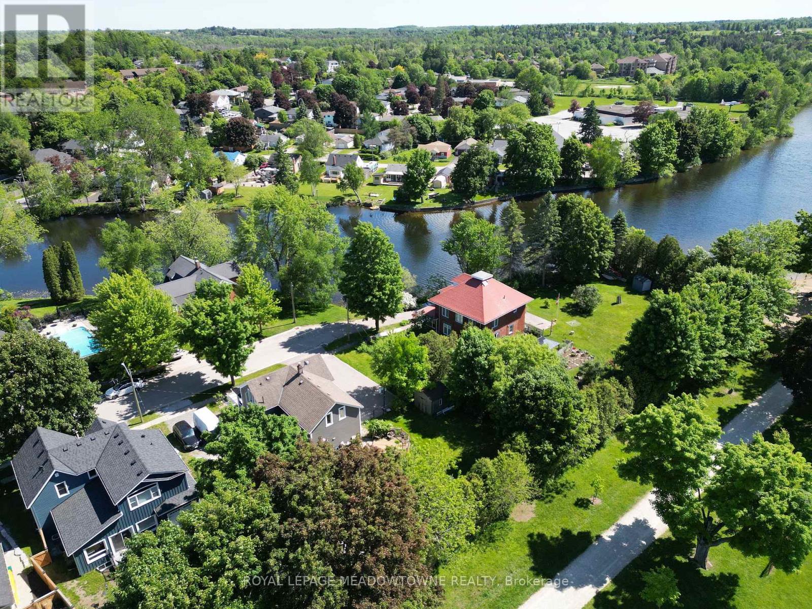 87 Lake Avenue, Halton Hills (Ac Acton), Ontario  L7J 1G1 - Photo 2 - W12344744