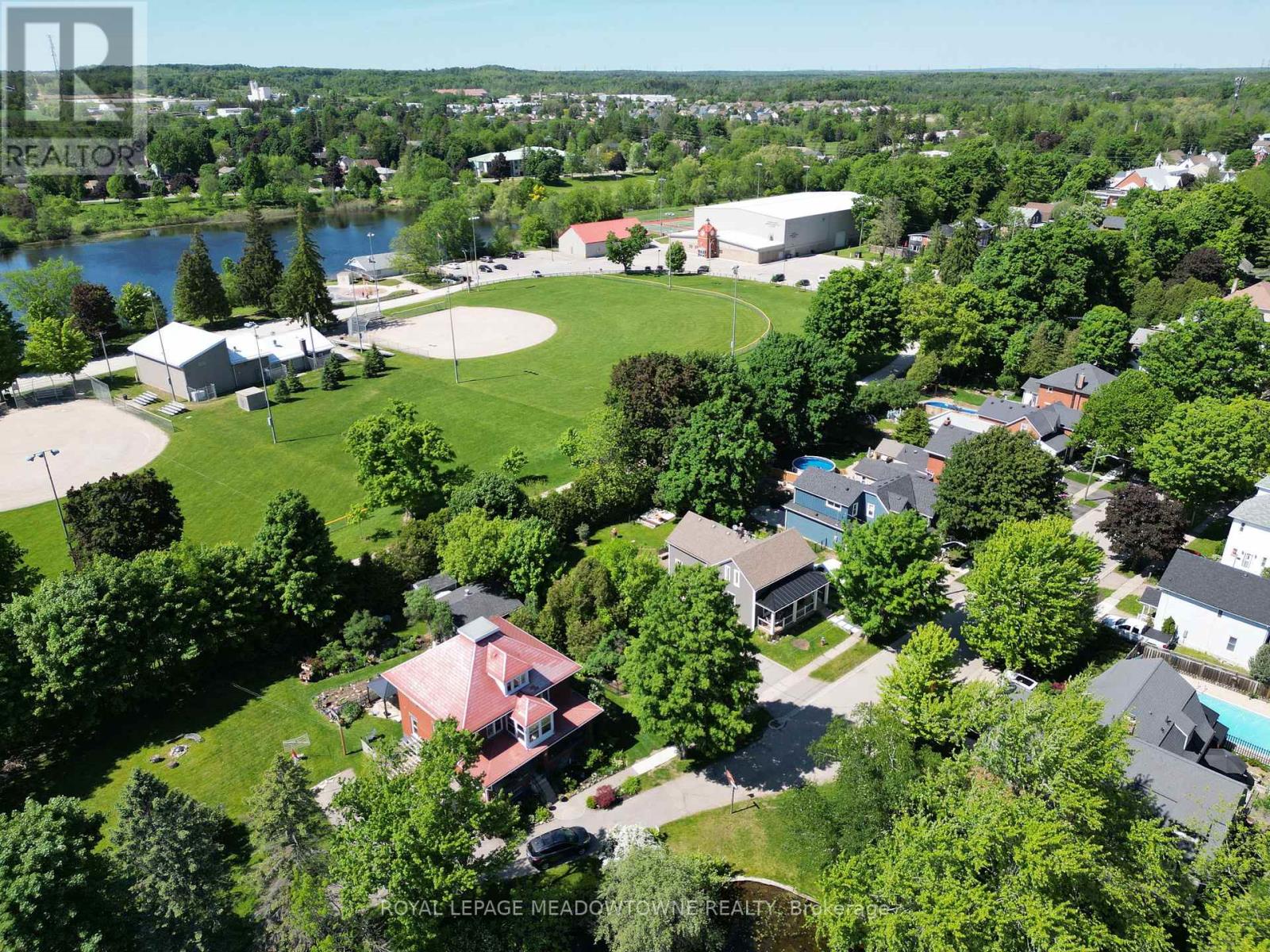 87 Lake Avenue, Halton Hills (Ac Acton), Ontario  L7J 1G1 - Photo 8 - W12344744