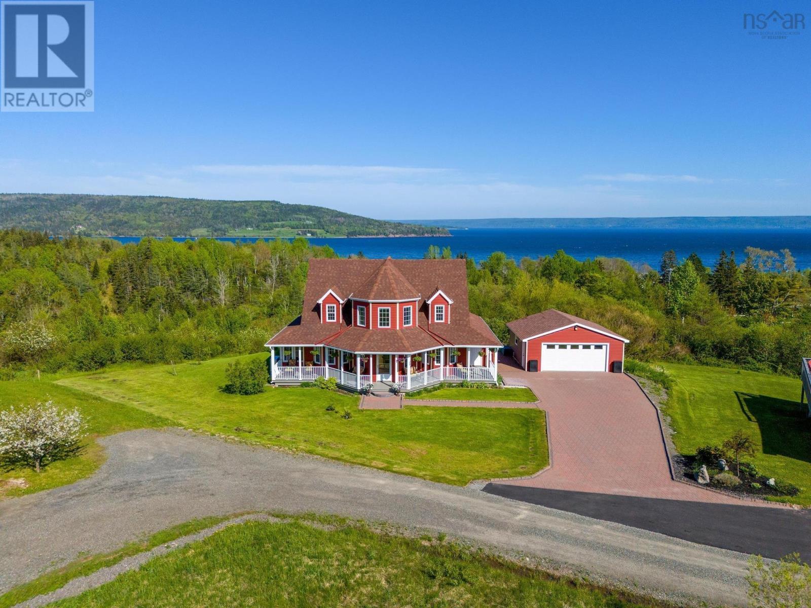 20 Harvey Drive, Baddeck, Nova Scotia