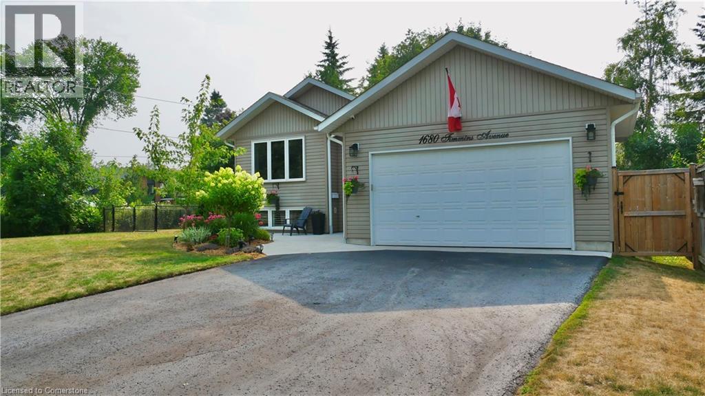 Property at 1680 TIMMINS Avenue image 2