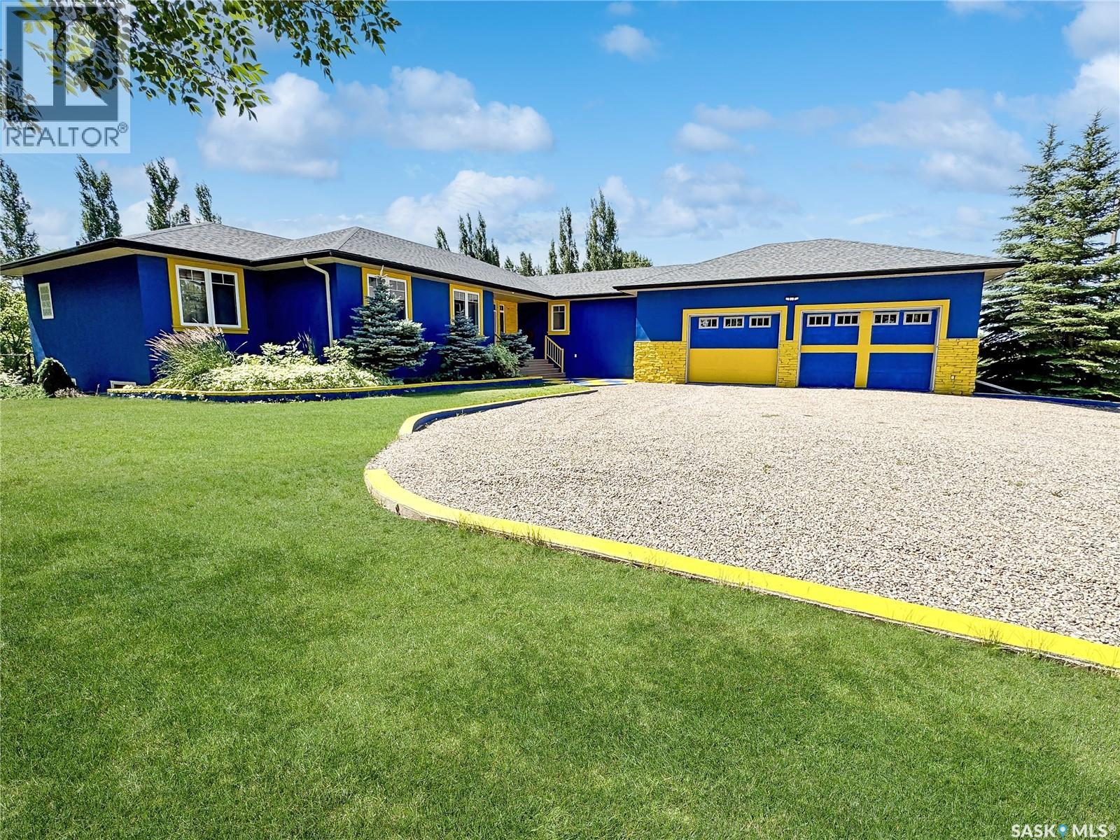 30 West Park Drive, Battleford, Saskatchewan  S0M 0E0 - Photo 2 - SK015646