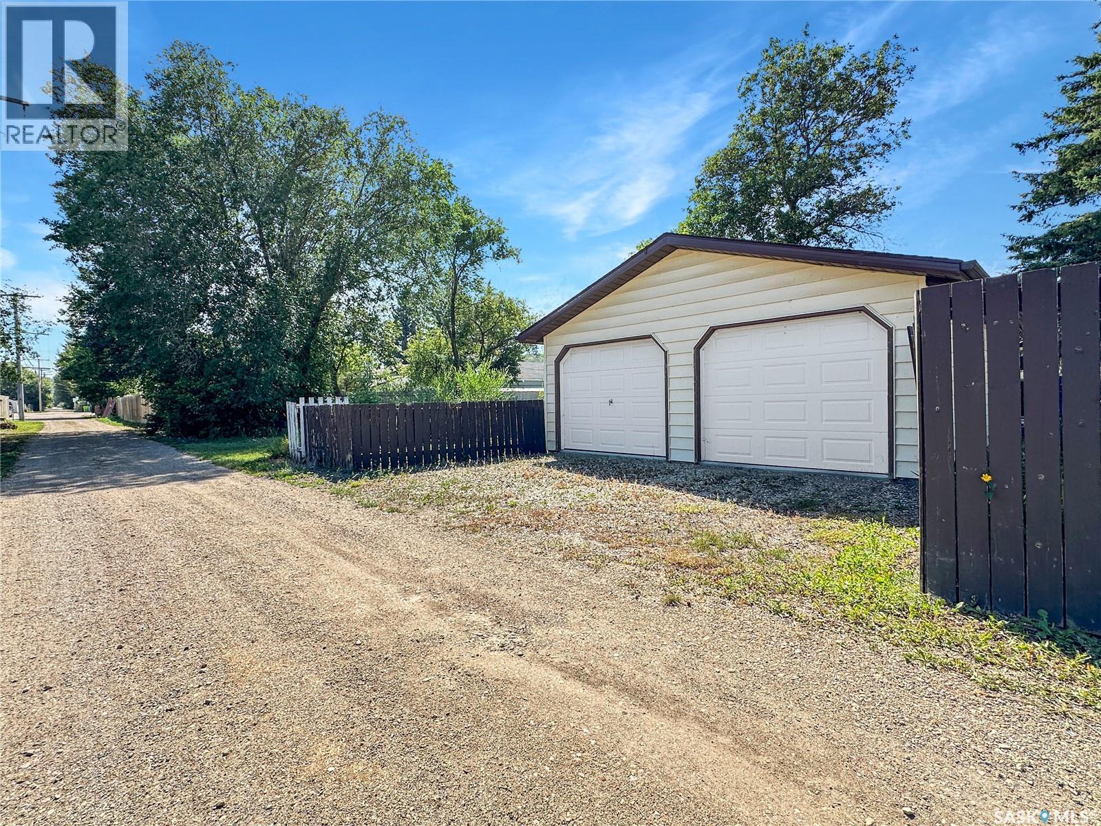 Property at 135 Hudson AVENUE S image 3