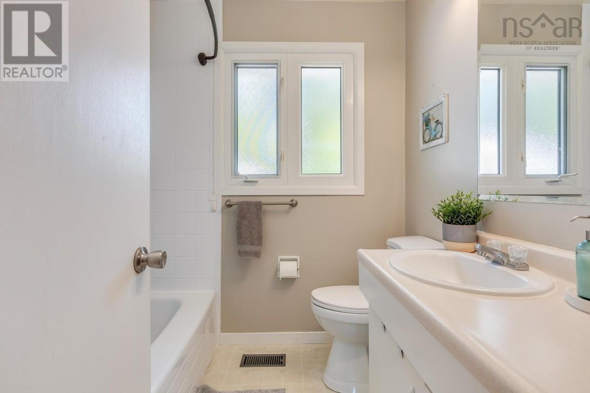 37 Robert Drive, Dartmouth, Nova Scotia  B2W 2A2 - Photo 19 - 202520587