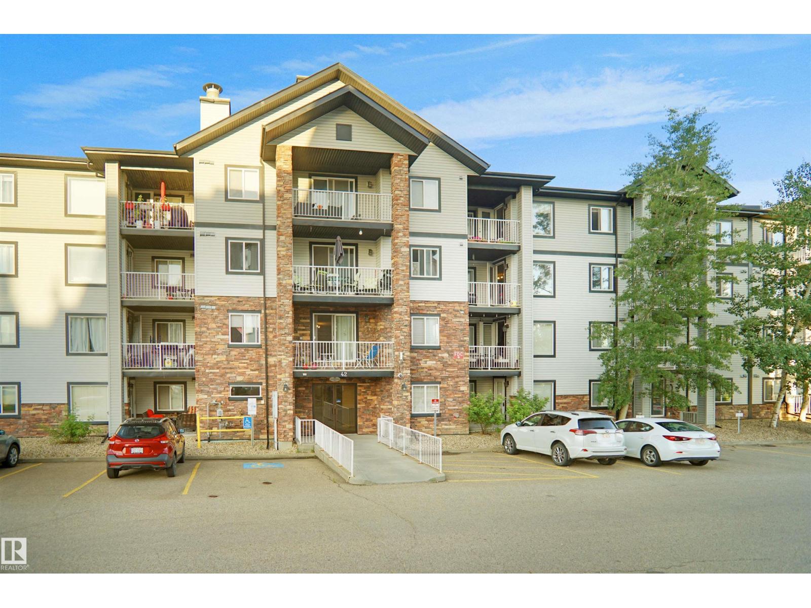 #215 42 SUMMERWOOD BV, Sherwood Park, Alberta