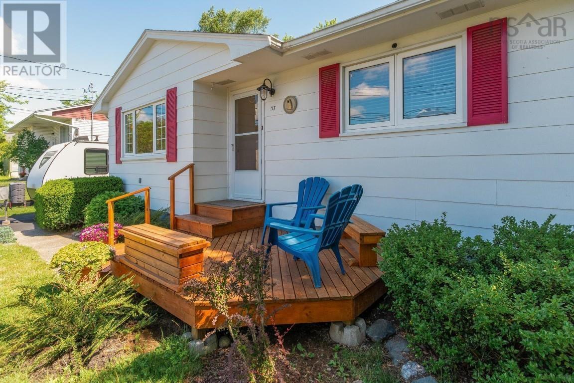 37 Robert Drive, Dartmouth, Nova Scotia  B2W 2A2 - Photo 3 - 202520587