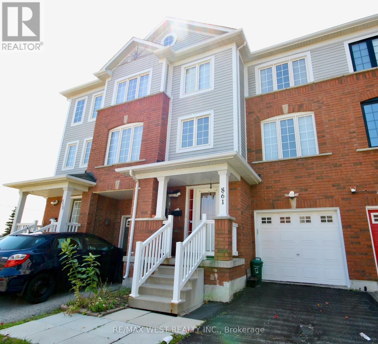 Property at 861 BOURNE CRESCENT image 1