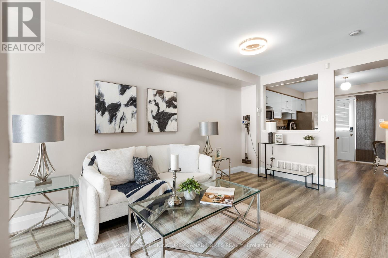 Property at 9522 SHEPPARD AVENUE E image 3