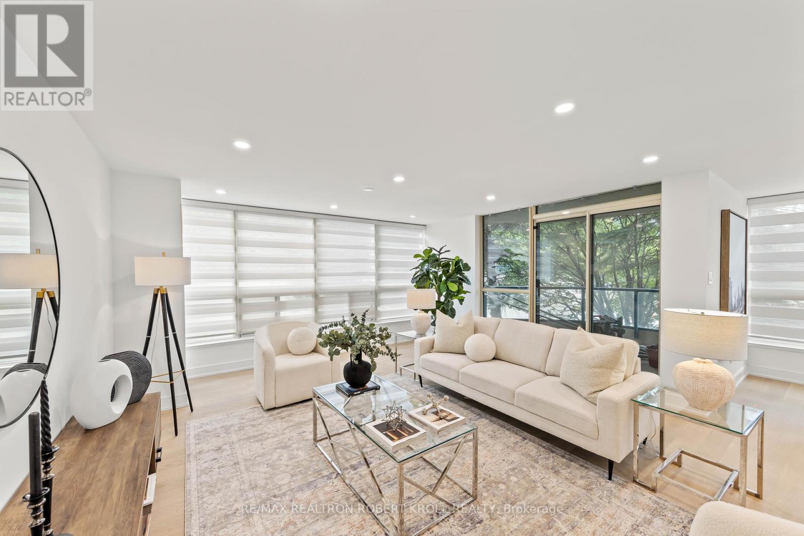 210 - 7300 Yonge Street, Vaughan, Ontario  L4J 7Y5 - Photo 10 - N12344870