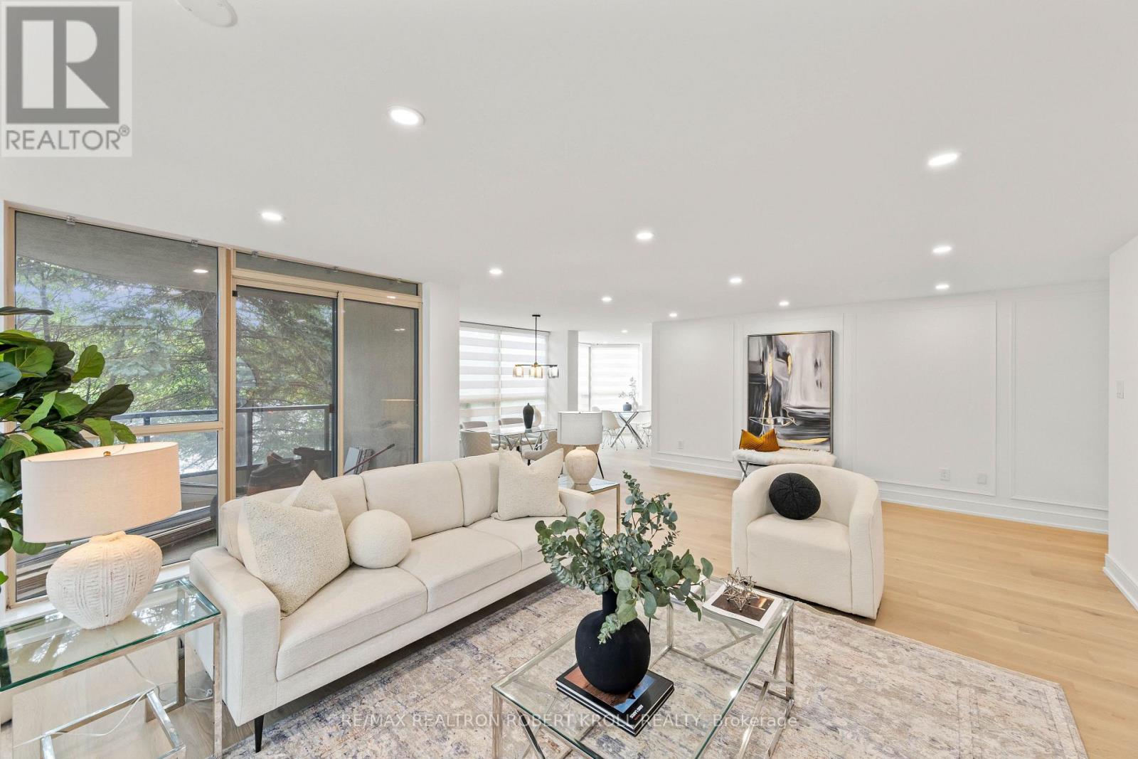 210 - 7300 Yonge Street, Vaughan, Ontario  L4J 7Y5 - Photo 11 - N12344870