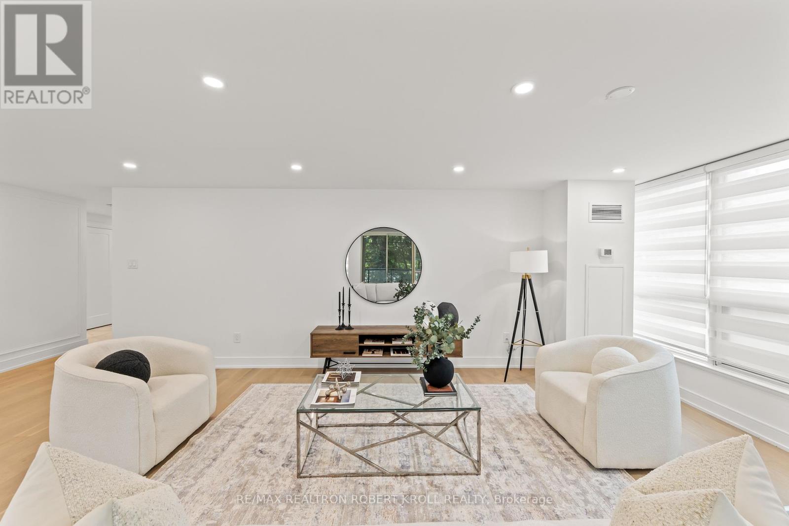 210 - 7300 Yonge Street, Vaughan, Ontario  L4J 7Y5 - Photo 13 - N12344870