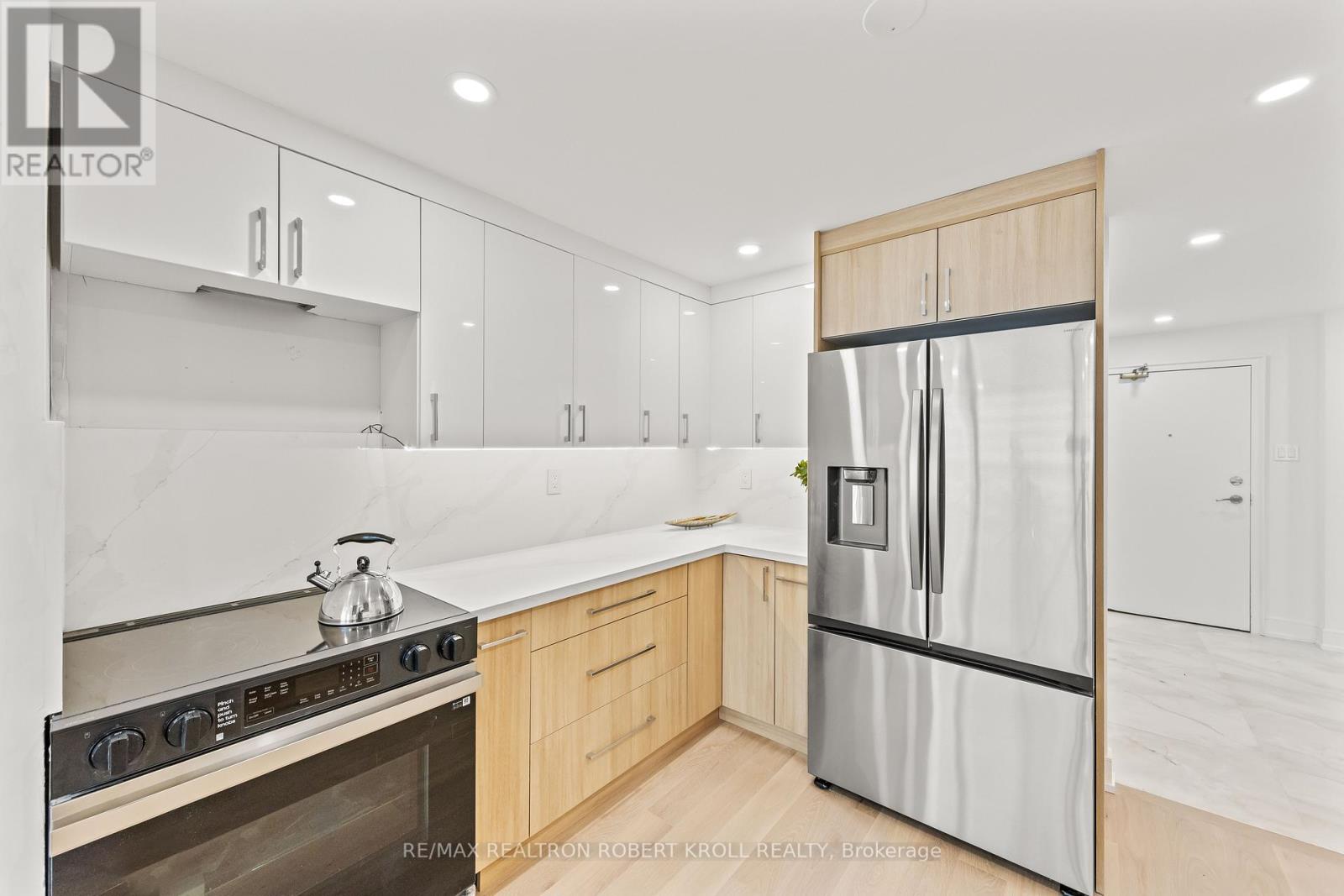 210 - 7300 Yonge Street, Vaughan, Ontario  L4J 7Y5 - Photo 22 - N12344870