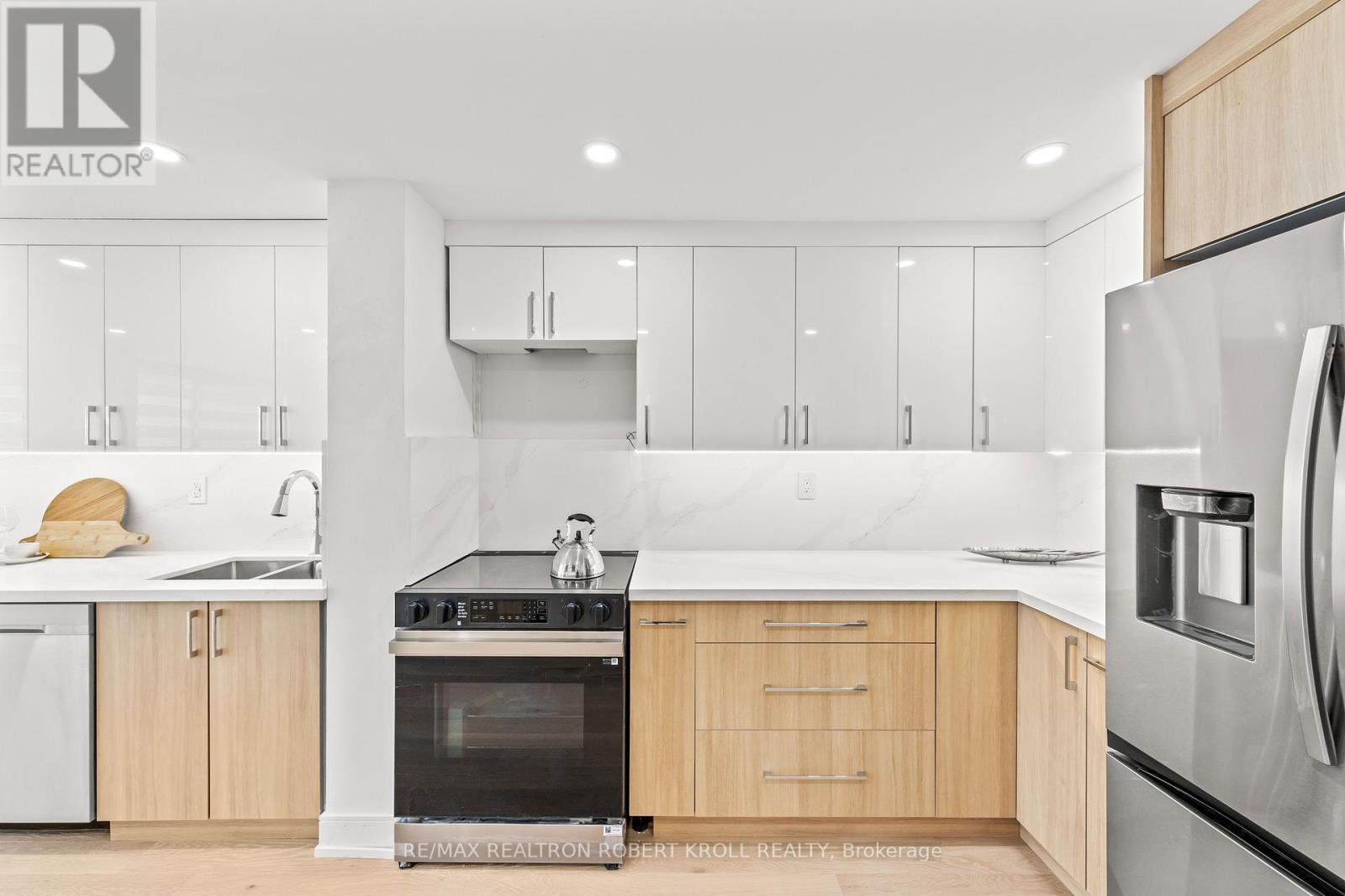 210 - 7300 Yonge Street, Vaughan, Ontario  L4J 7Y5 - Photo 23 - N12344870