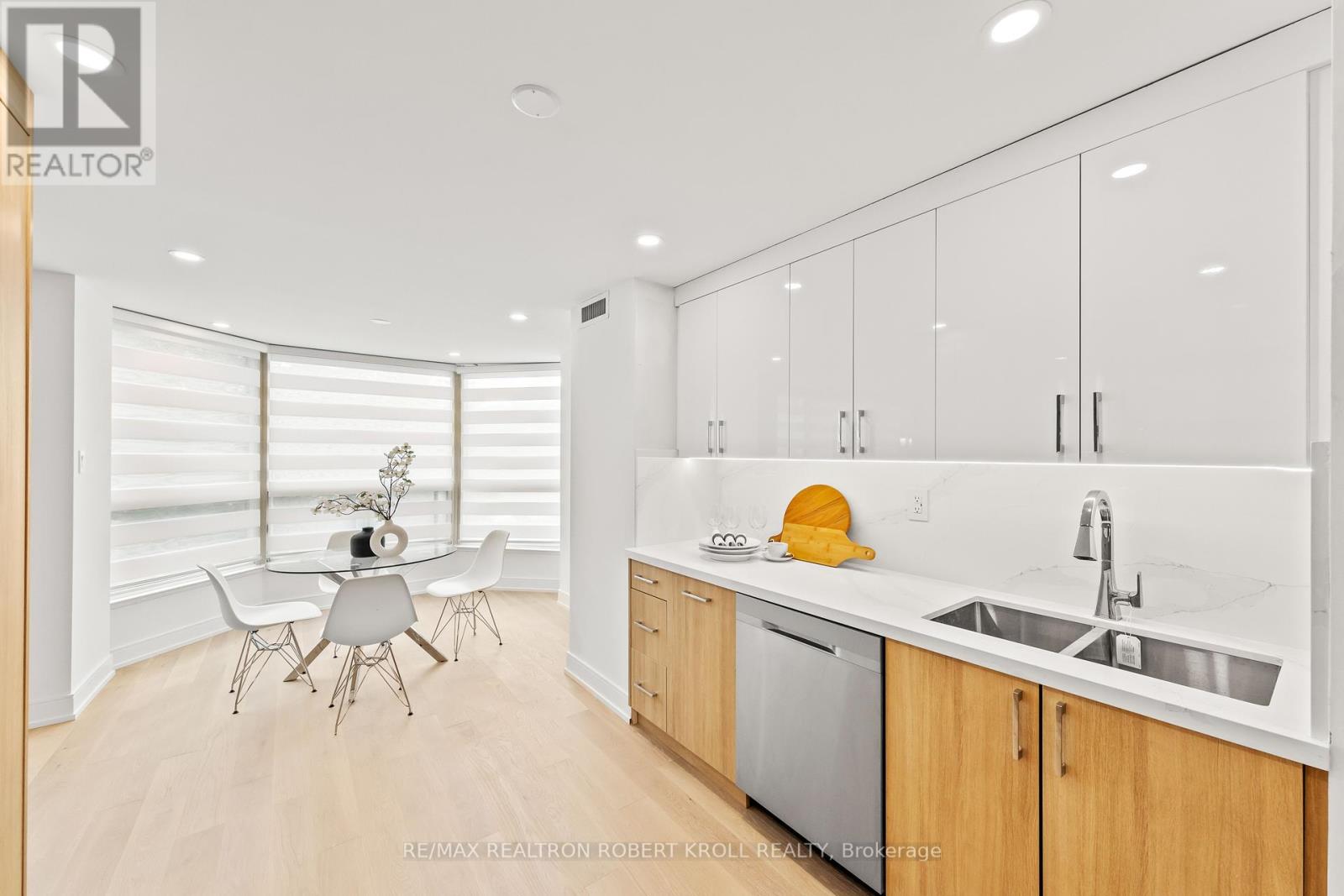 210 - 7300 Yonge Street, Vaughan, Ontario  L4J 7Y5 - Photo 25 - N12344870