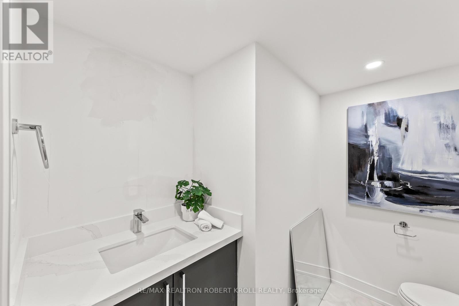 210 - 7300 Yonge Street, Vaughan, Ontario  L4J 7Y5 - Photo 27 - N12344870