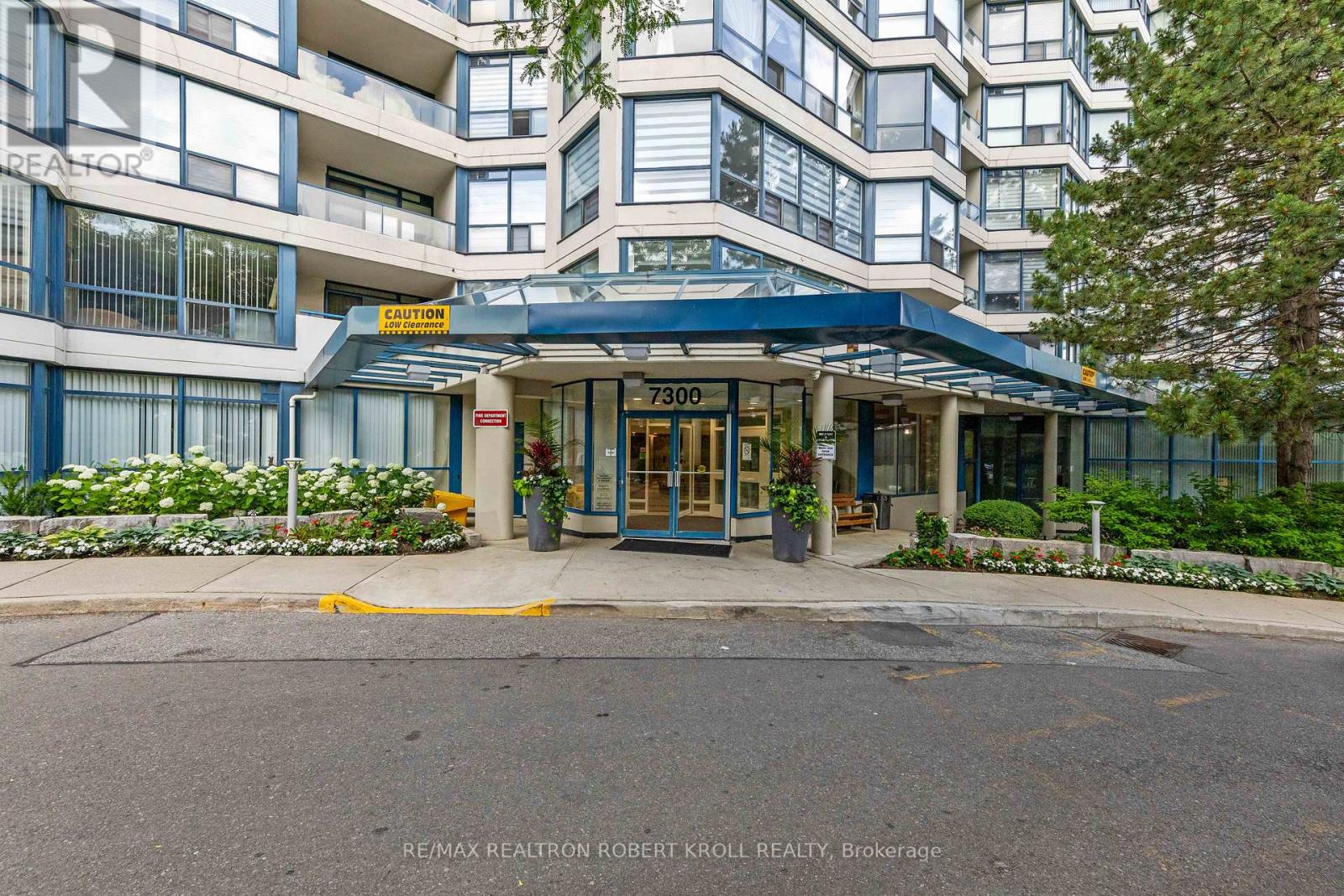 Property at 210 - 7300 YONGE STREET image 3