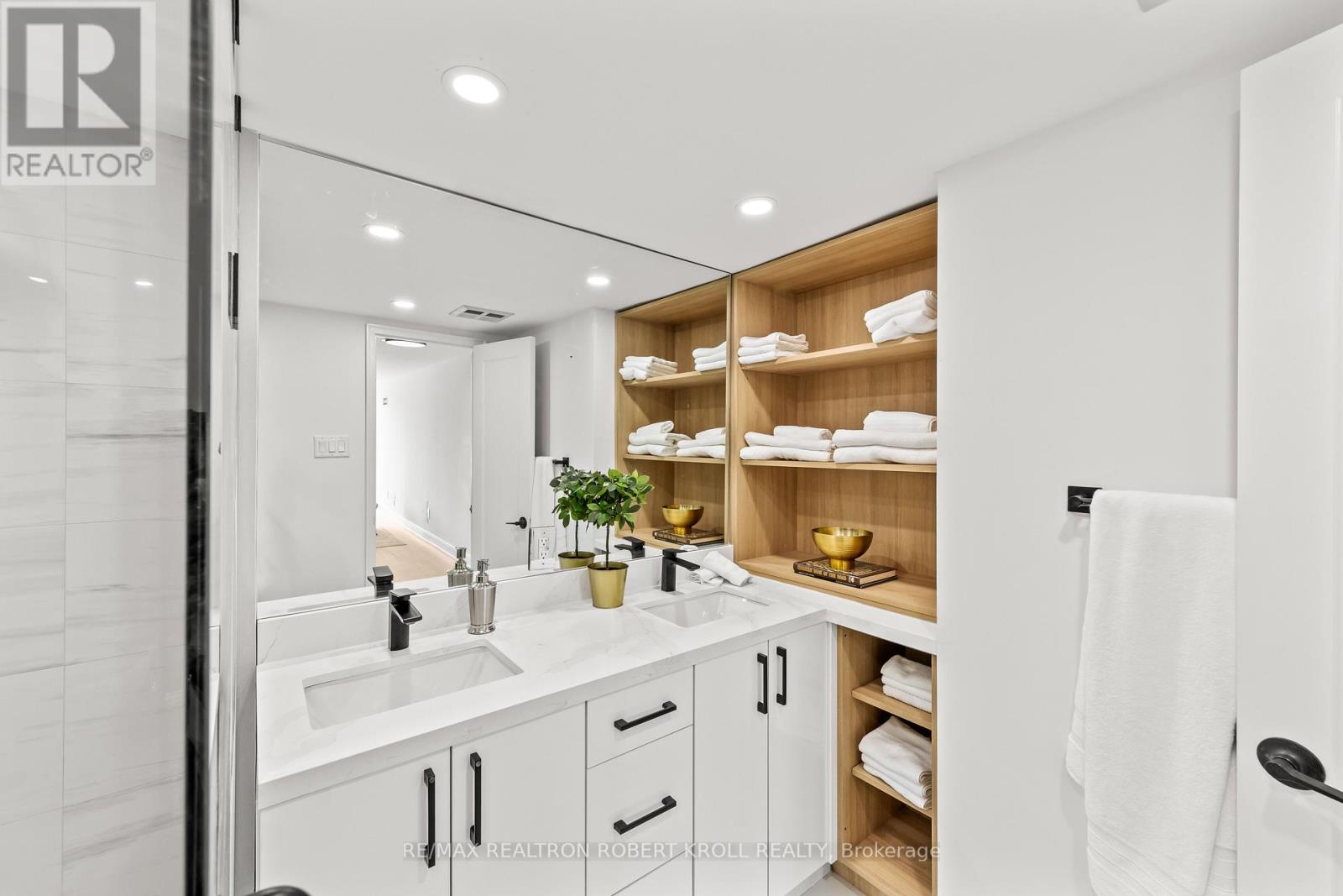 210 - 7300 Yonge Street, Vaughan, Ontario  L4J 7Y5 - Photo 35 - N12344870