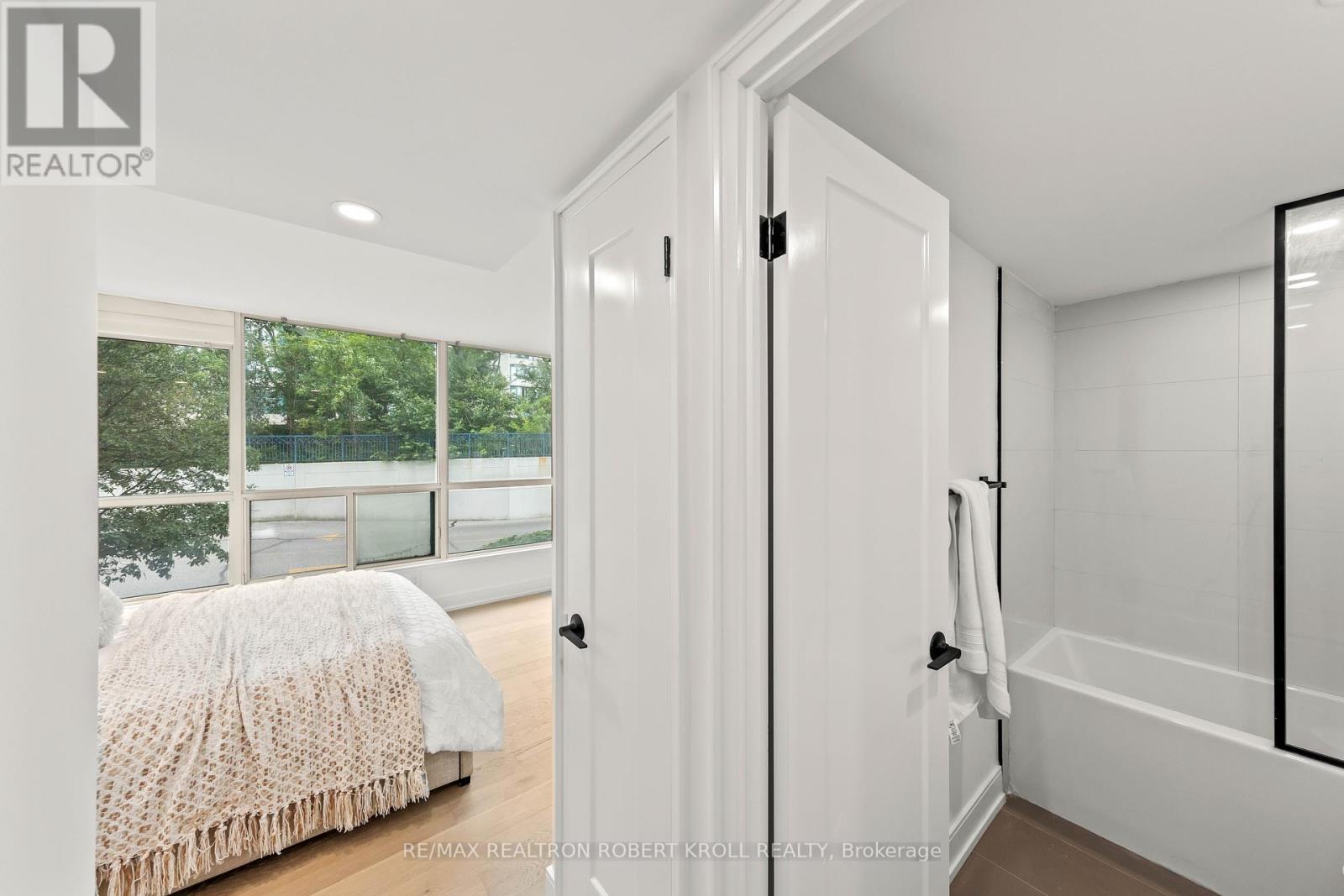 210 - 7300 Yonge Street, Vaughan, Ontario  L4J 7Y5 - Photo 38 - N12344870