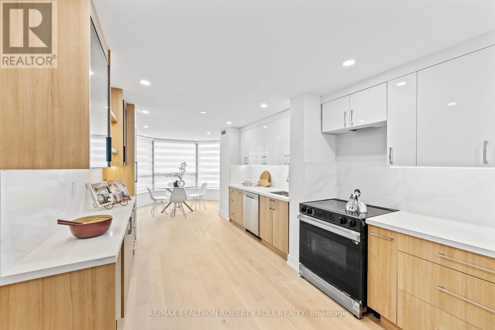 210 - 7300 Yonge Street, Vaughan, Ontario  L4J 7Y5 - Photo 50 - N12344870