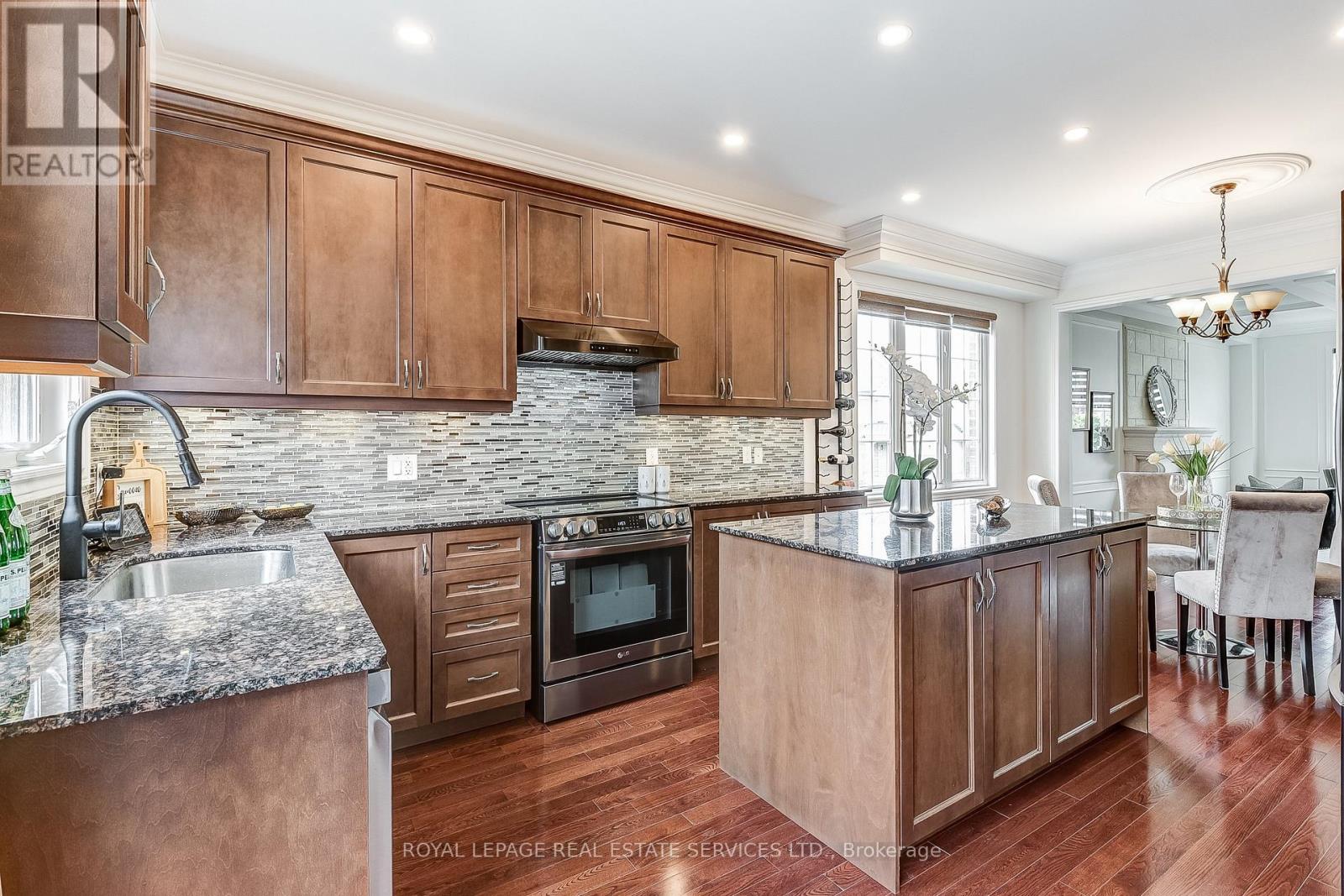2 Pelister Drive, Markham (Greensborough), Ontario  L6E 0M6 - Photo 11 - N12344889
