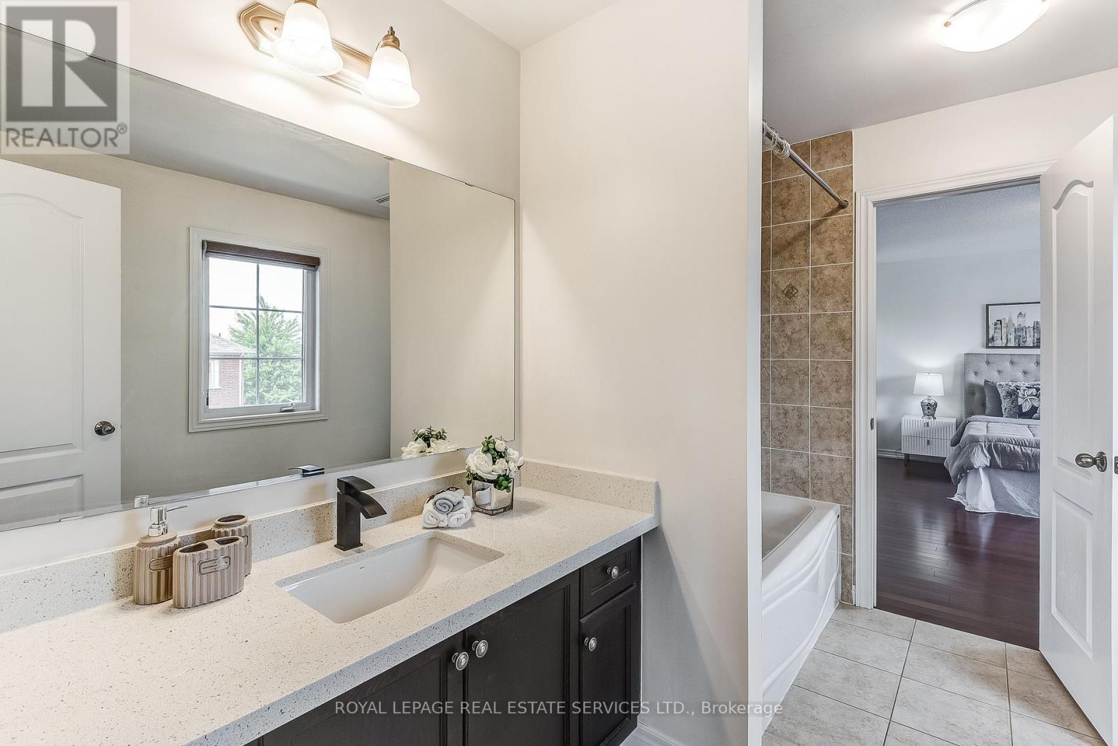 2 Pelister Drive, Markham (Greensborough), Ontario  L6E 0M6 - Photo 32 - N12344889