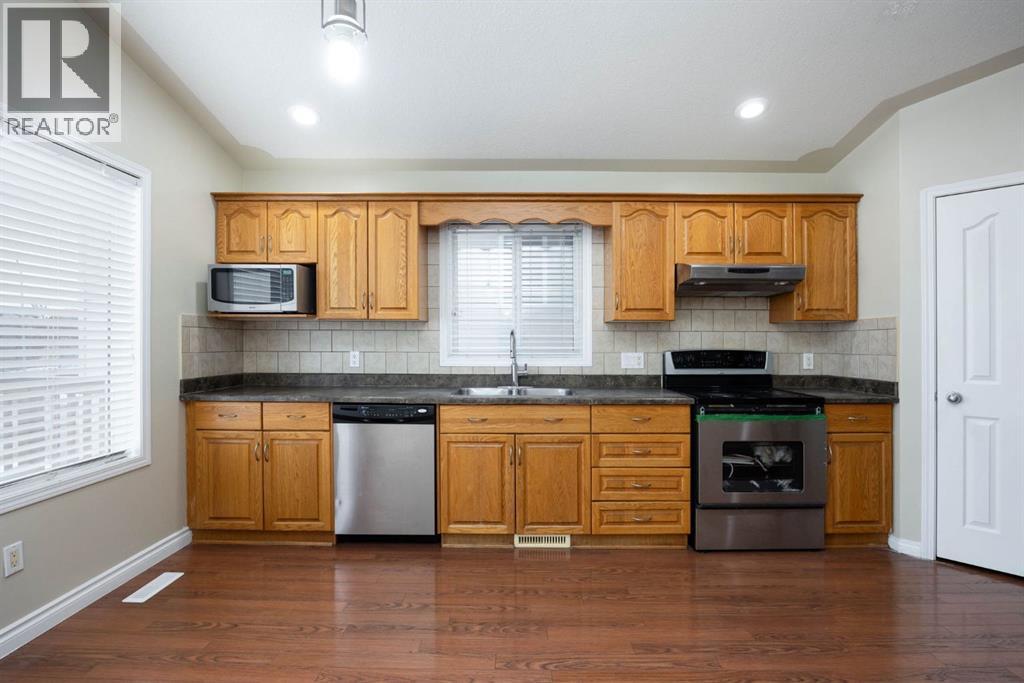 104 Philpott Bay, Fort Mcmurray, Alberta  T9K 2T8 - Photo 4 - A2244922