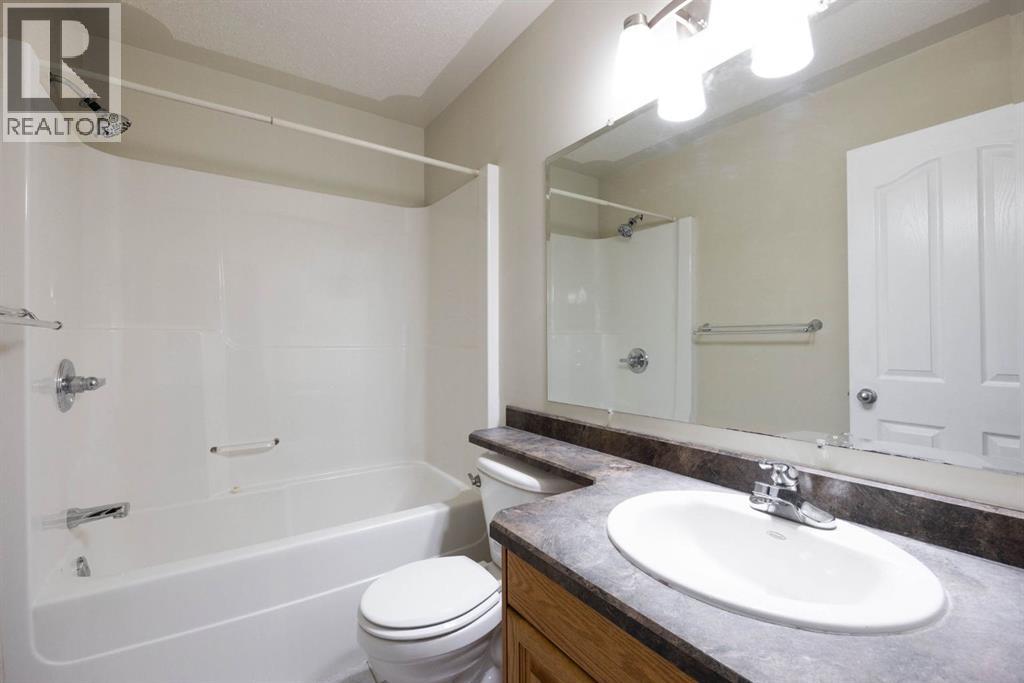 104 Philpott Bay, Fort Mcmurray, Alberta  T9K 2T8 - Photo 13 - A2244922