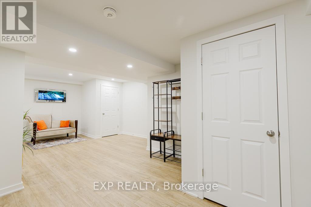 194 Willow Creek Circle, Ottawa, Ontario  K2G 7B1 - Photo 4 - X12344921