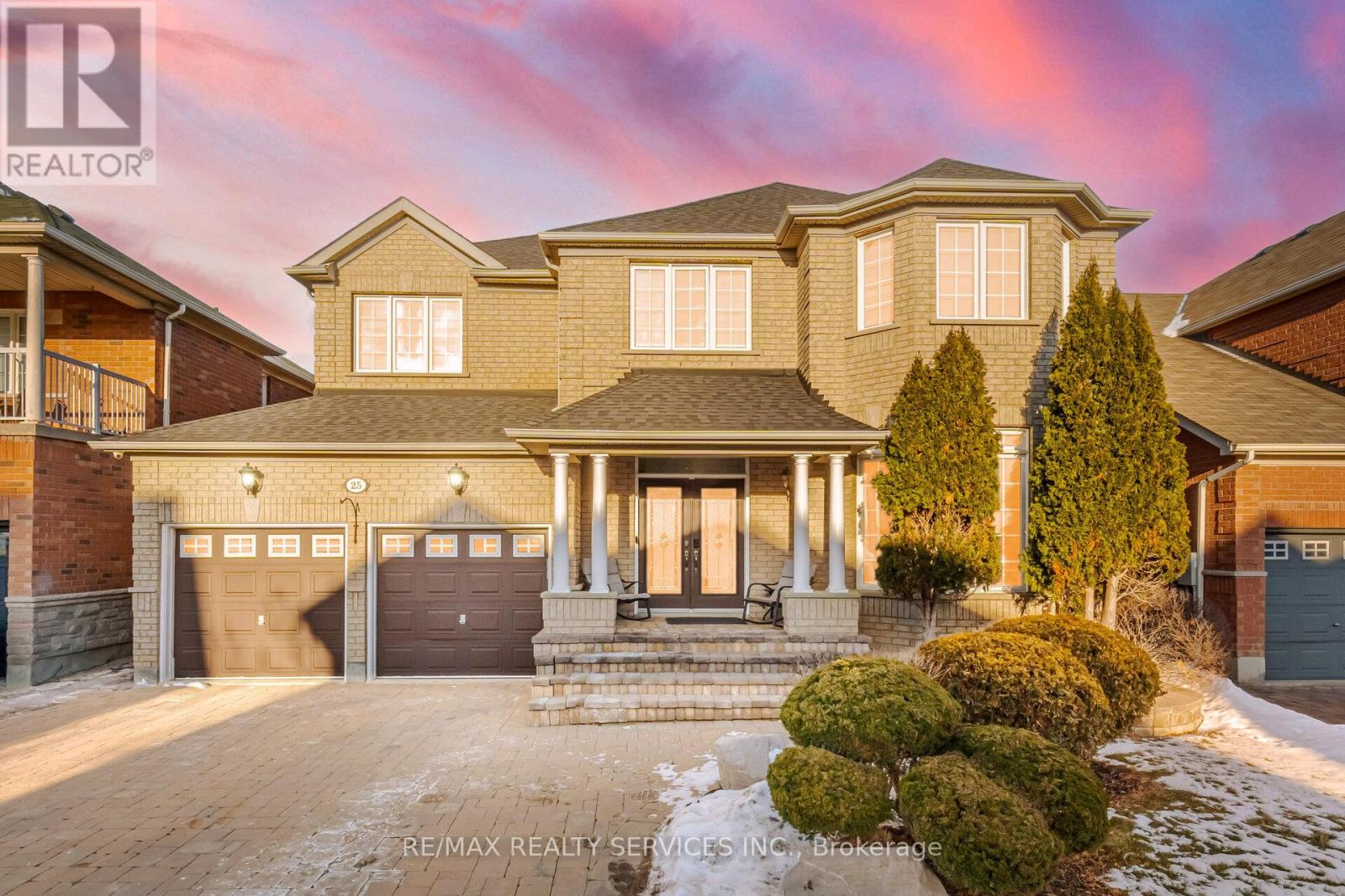 25 Mountain Gorge Road, Brampton (Sandringham-Wellington), Ontario  L6R 2X7 - Photo 1 - W12344812
