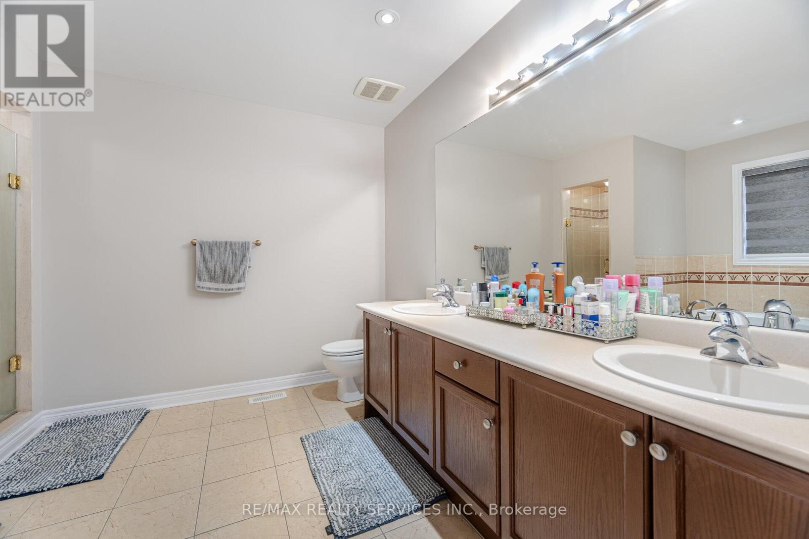 25 Mountain Gorge Road, Brampton (Sandringham-Wellington), Ontario  L6R 2X7 - Photo 30 - W12344812