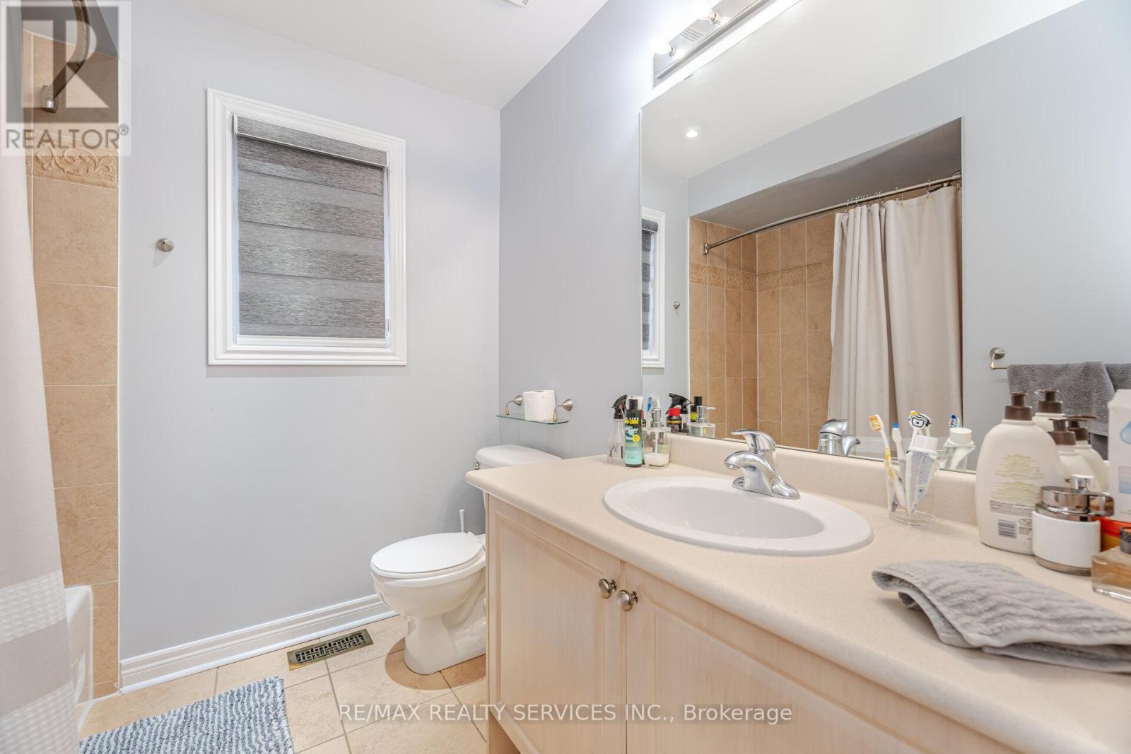 25 Mountain Gorge Road, Brampton (Sandringham-Wellington), Ontario  L6R 2X7 - Photo 38 - W12344812