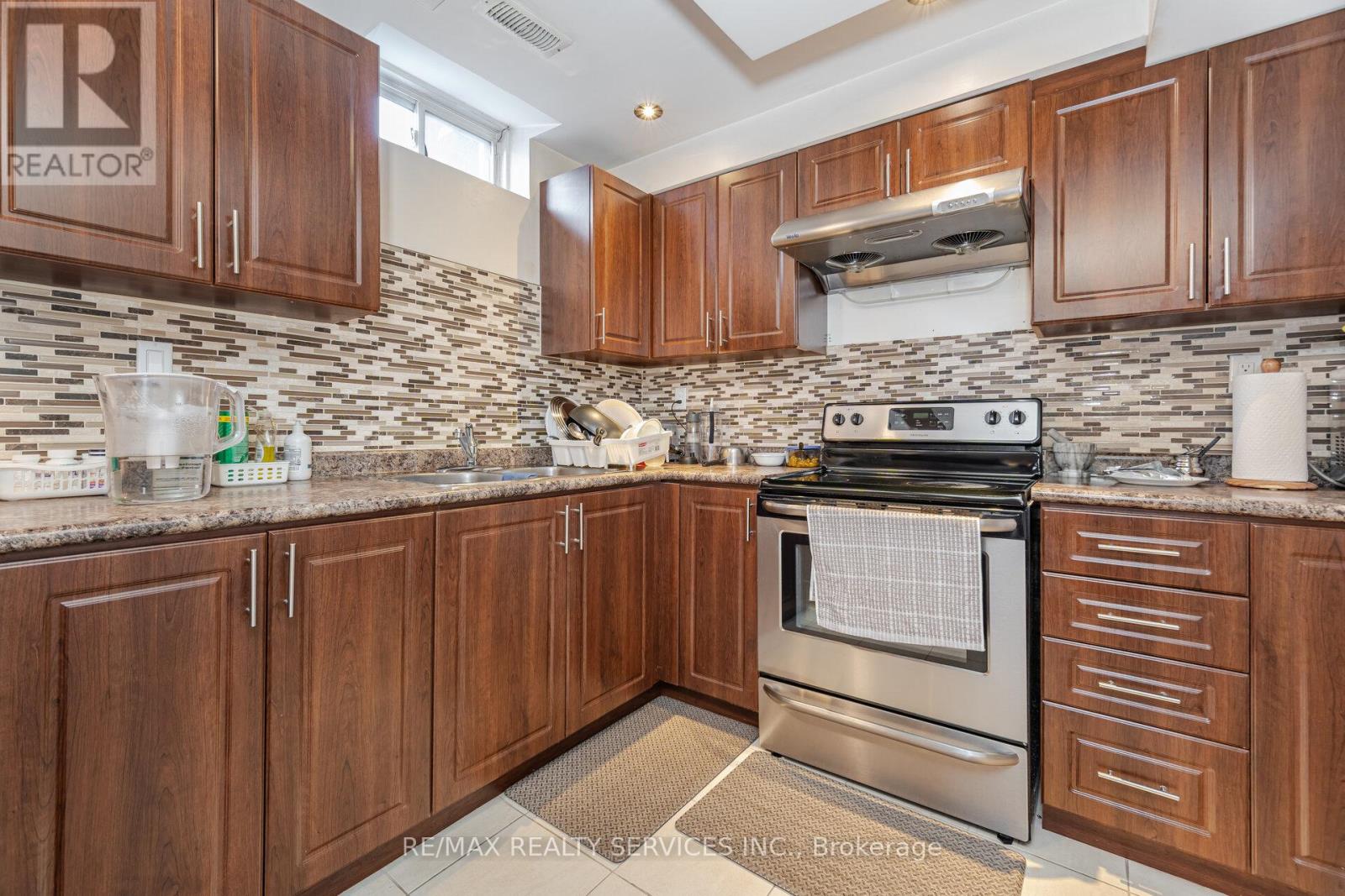 25 Mountain Gorge Road, Brampton (Sandringham-Wellington), Ontario  L6R 2X7 - Photo 44 - W12344812