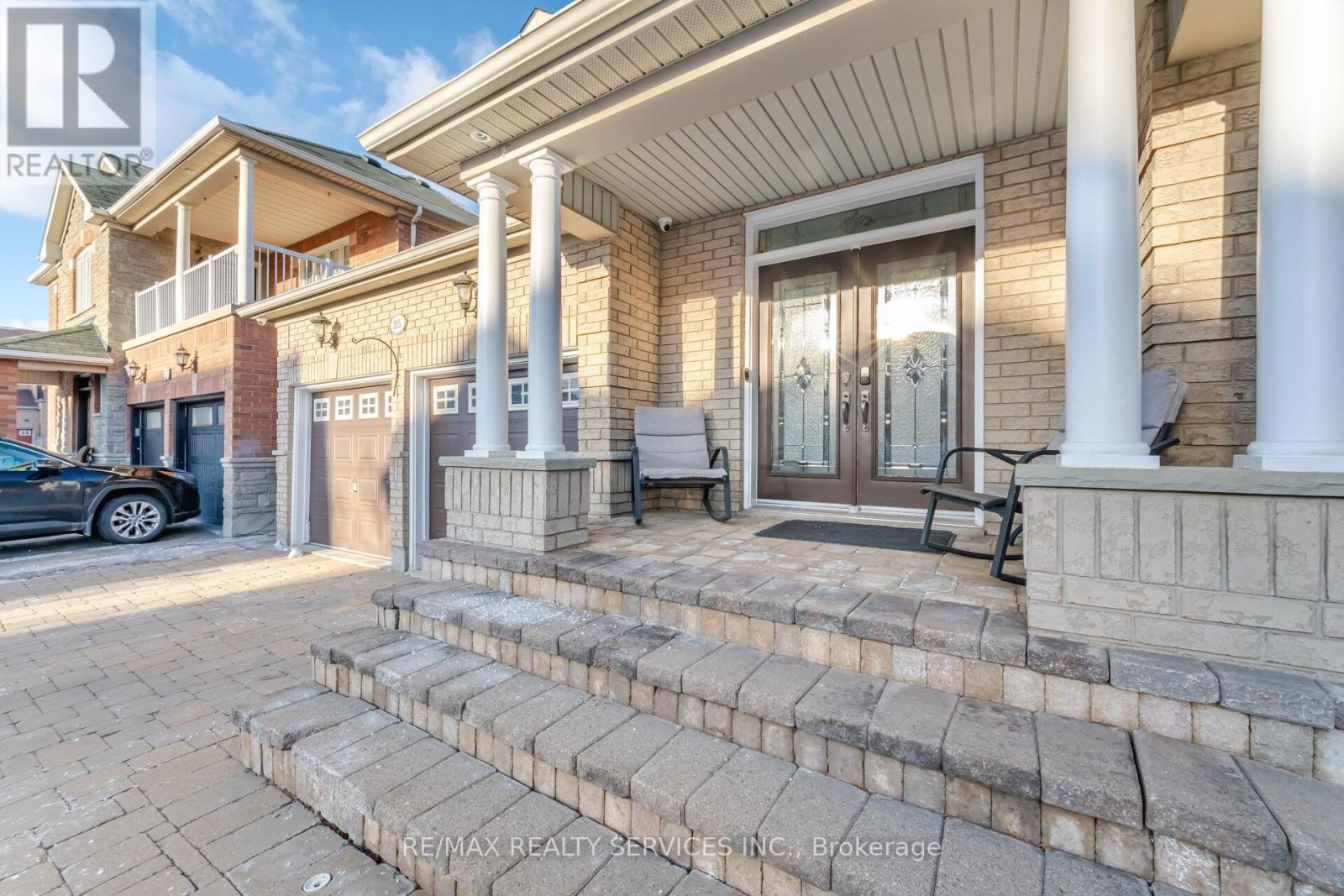 25 Mountain Gorge Road, Brampton (Sandringham-Wellington), Ontario  L6R 2X7 - Photo 5 - W12344812