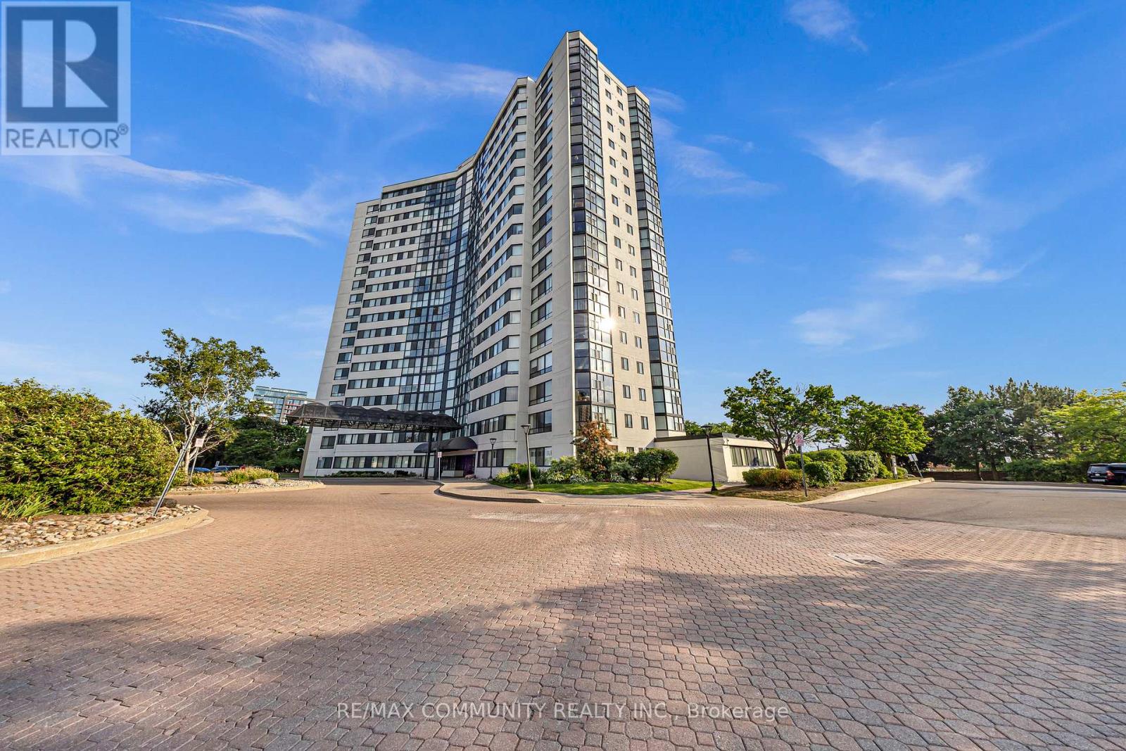 908 - 1360 Rathburn Road E, Mississauga (Rathwood), Ontario  L4W 4H4 - Photo 2 - W12344822