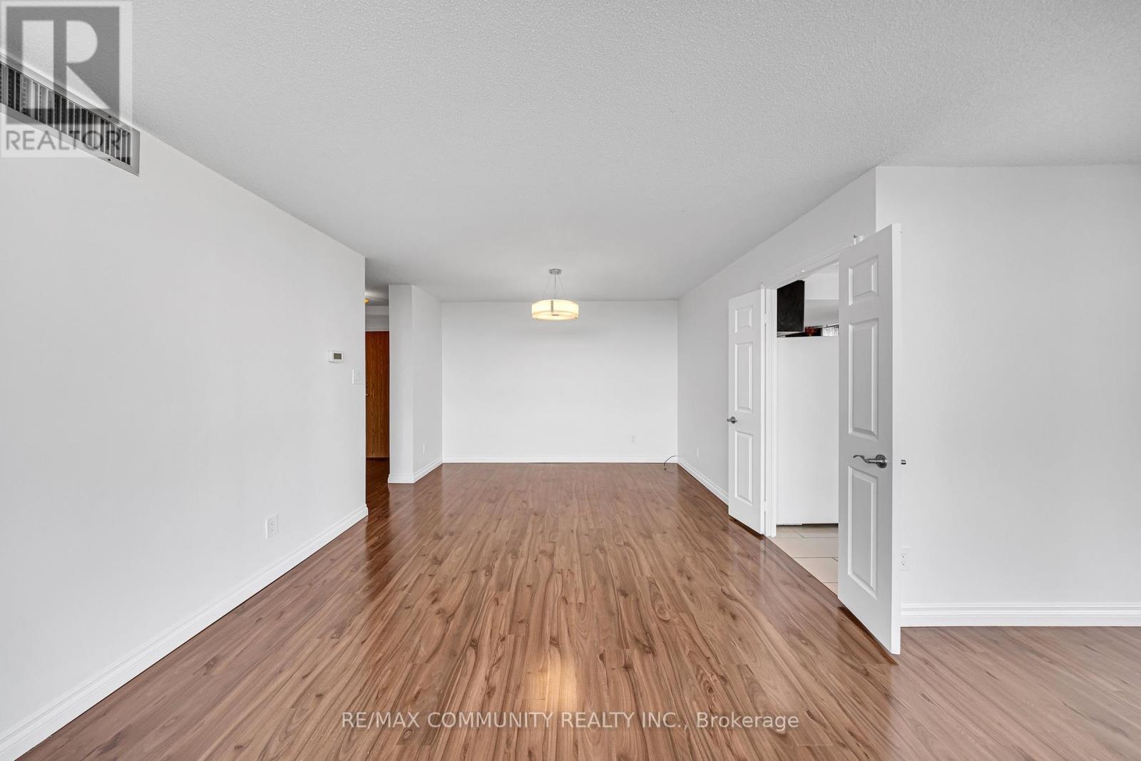 908 - 1360 Rathburn Road E, Mississauga (Rathwood), Ontario  L4W 4H4 - Photo 32 - W12344822