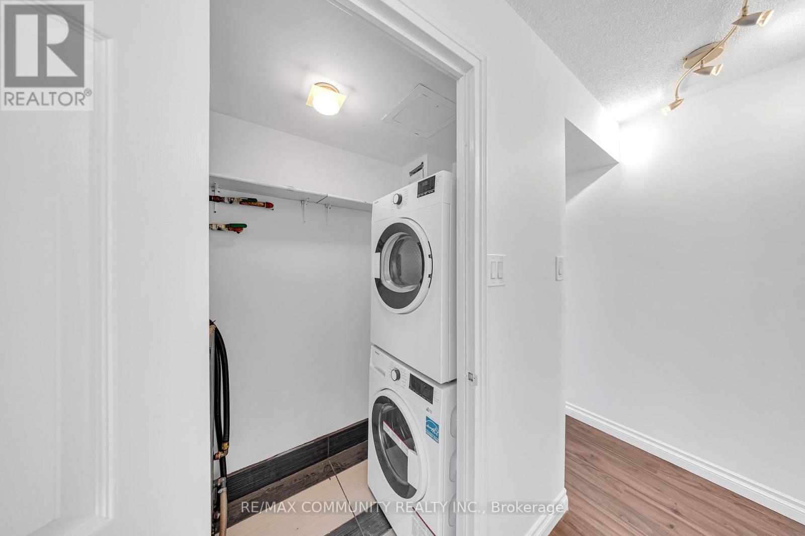 908 - 1360 Rathburn Road E, Mississauga (Rathwood), Ontario  L4W 4H4 - Photo 6 - W12344822