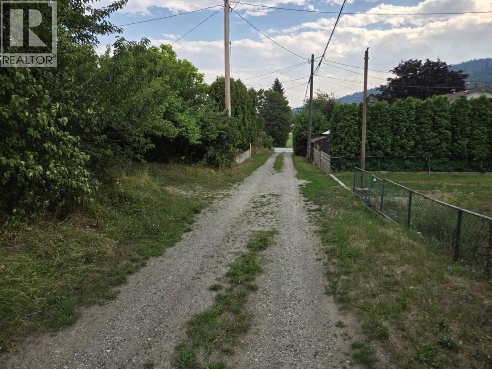 556 7th Avenue, Castlegar, British Columbia  V1N 1R4 - Photo 8 - 10359299